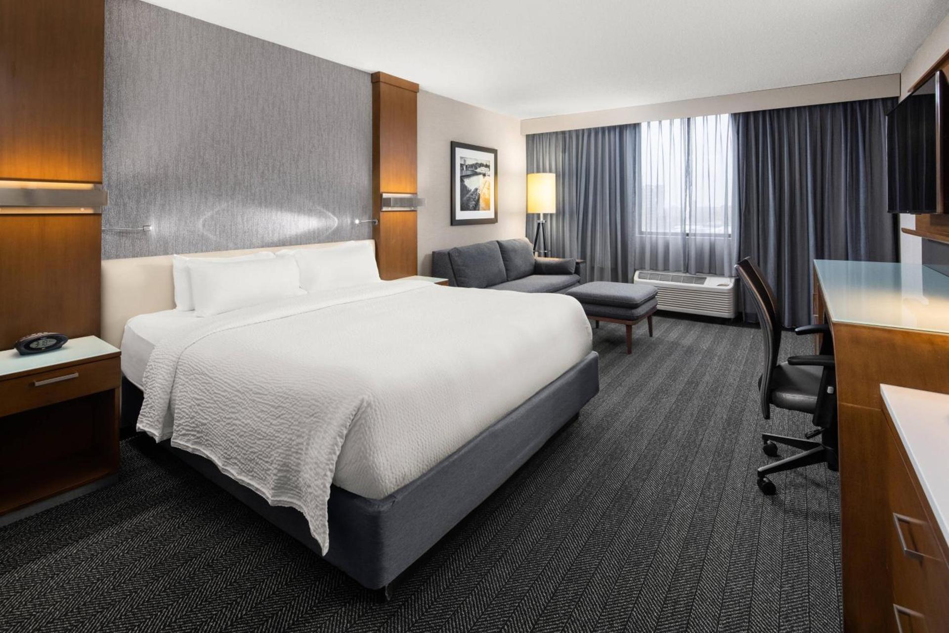 Courtyard by Marriott Minneapolis Downtown photo 14