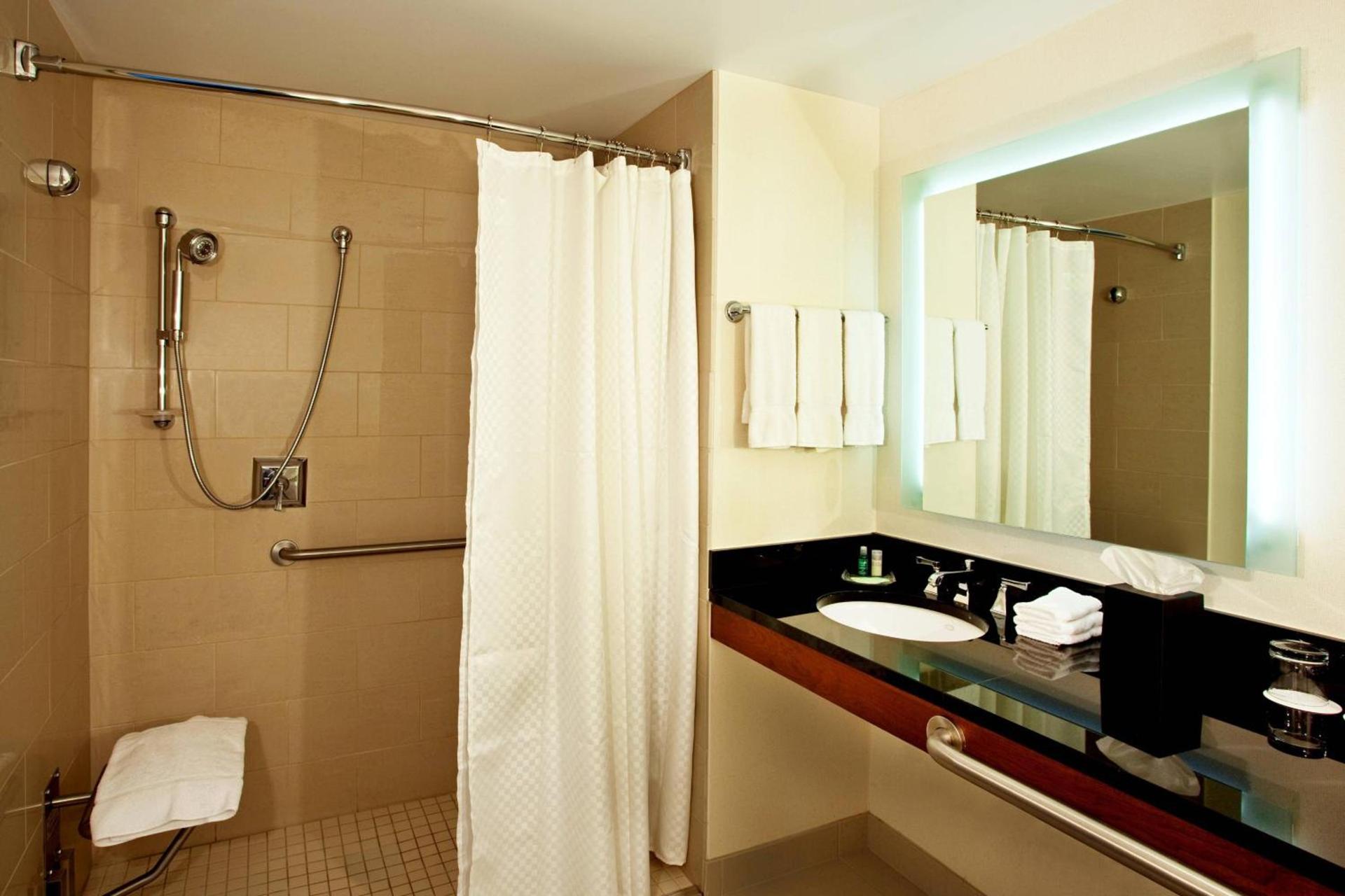 The Westin Boston Seaport District photo 21