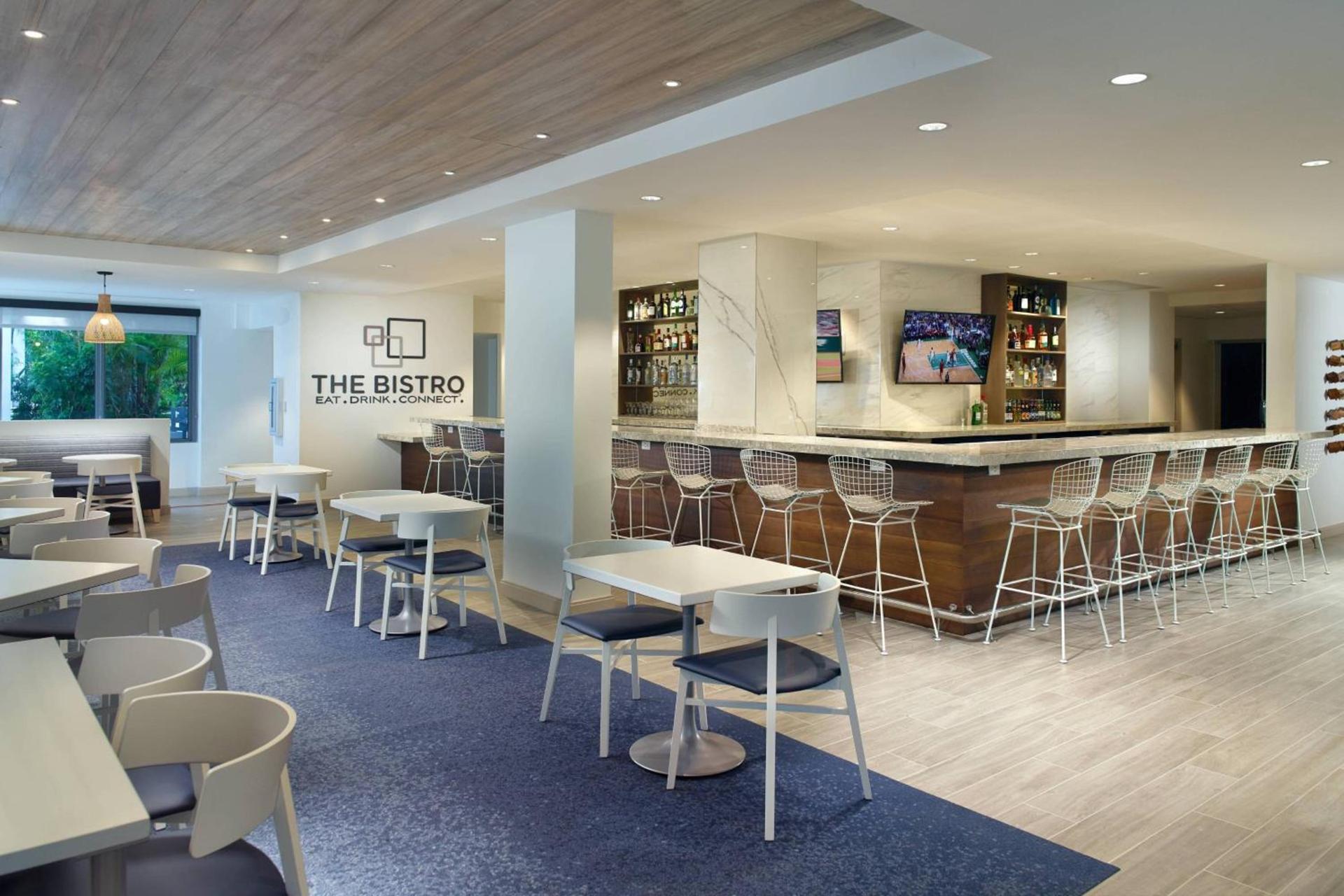 Courtyard Miami Coconut Grove photo 25