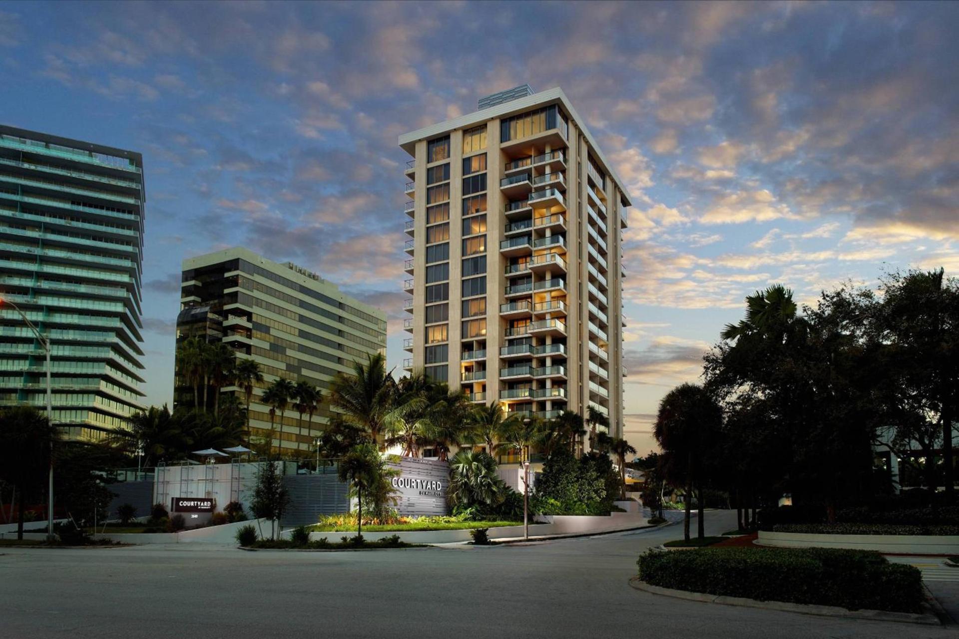 Courtyard Miami Coconut Grove photo 1