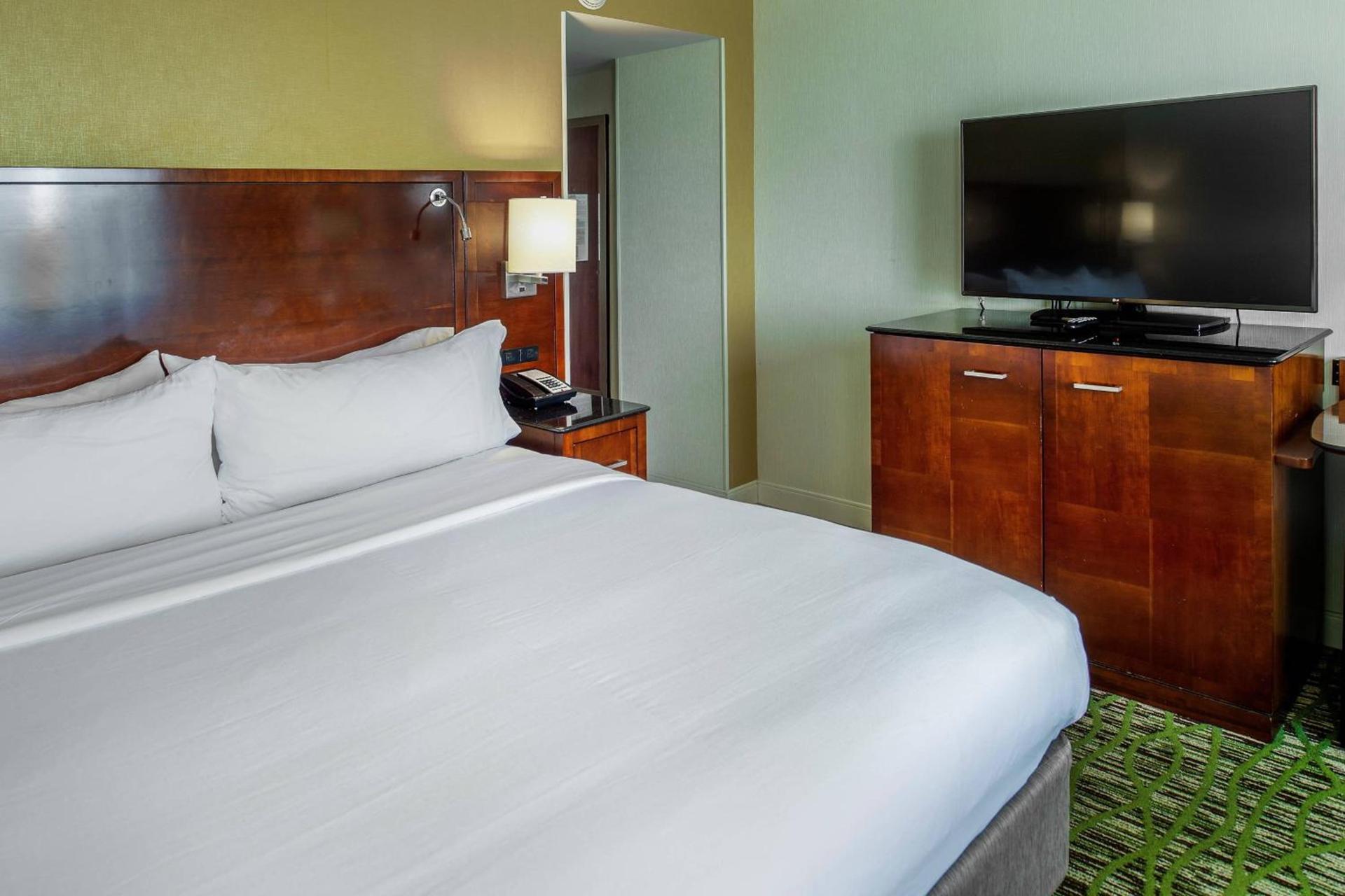 Marriott St. Louis West photo 13