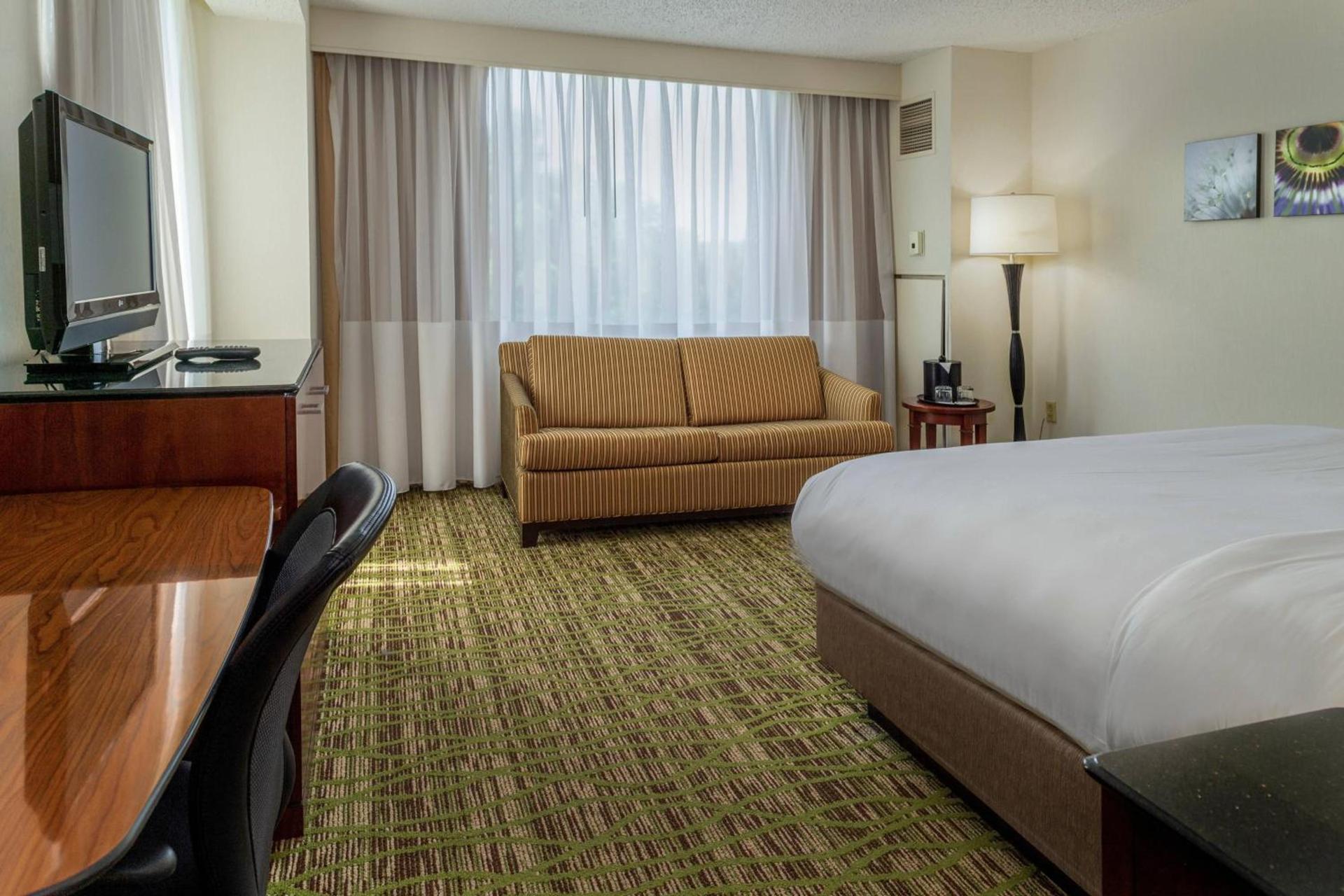 Marriott St. Louis West photo 14