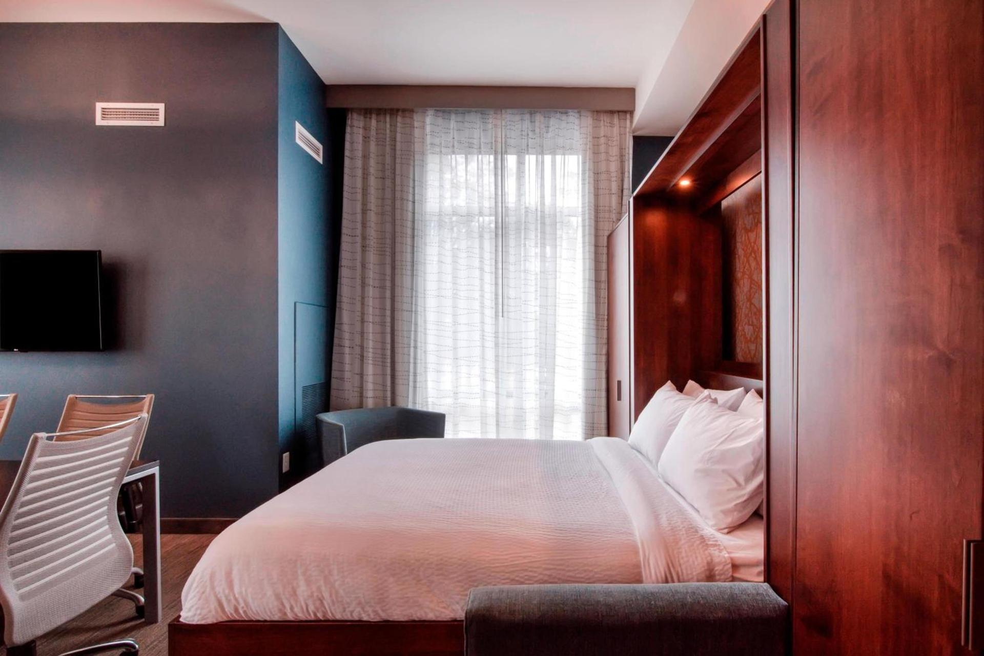 Residence Inn by Marriott Raleigh Downtown photo 13