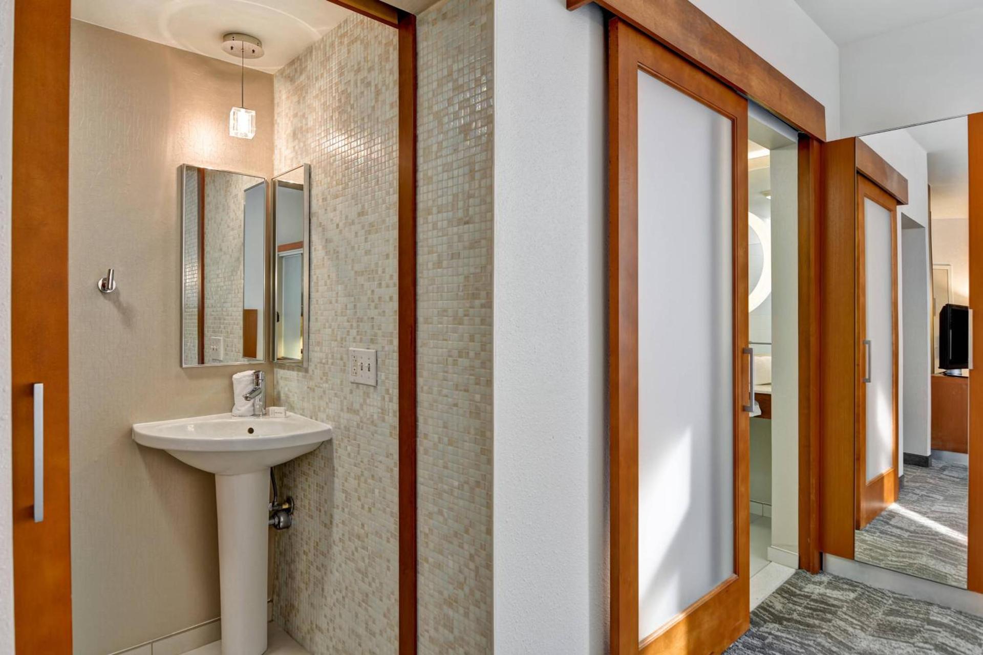 SpringHill Suites by Marriott Cincinnati Midtown photo 19