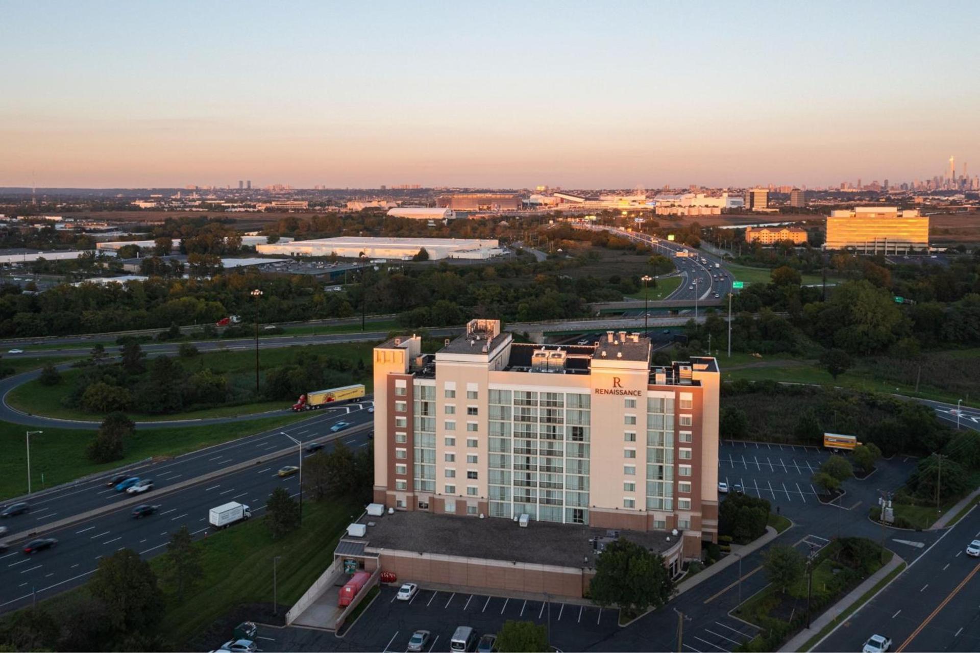 Renaissance Meadowlands Hotel photo 2
