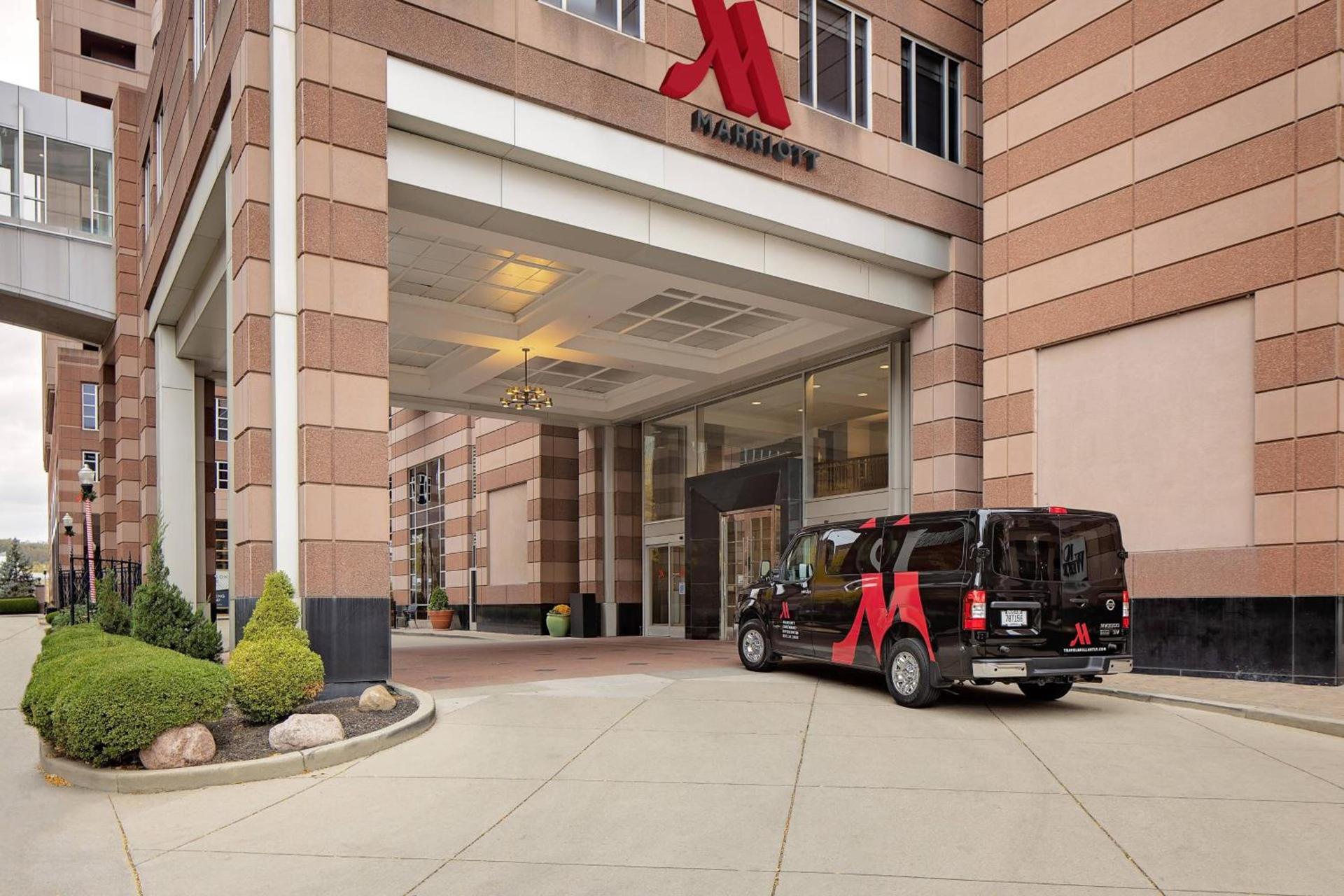 Cincinnati Marriott at RiverCenter photo 2
