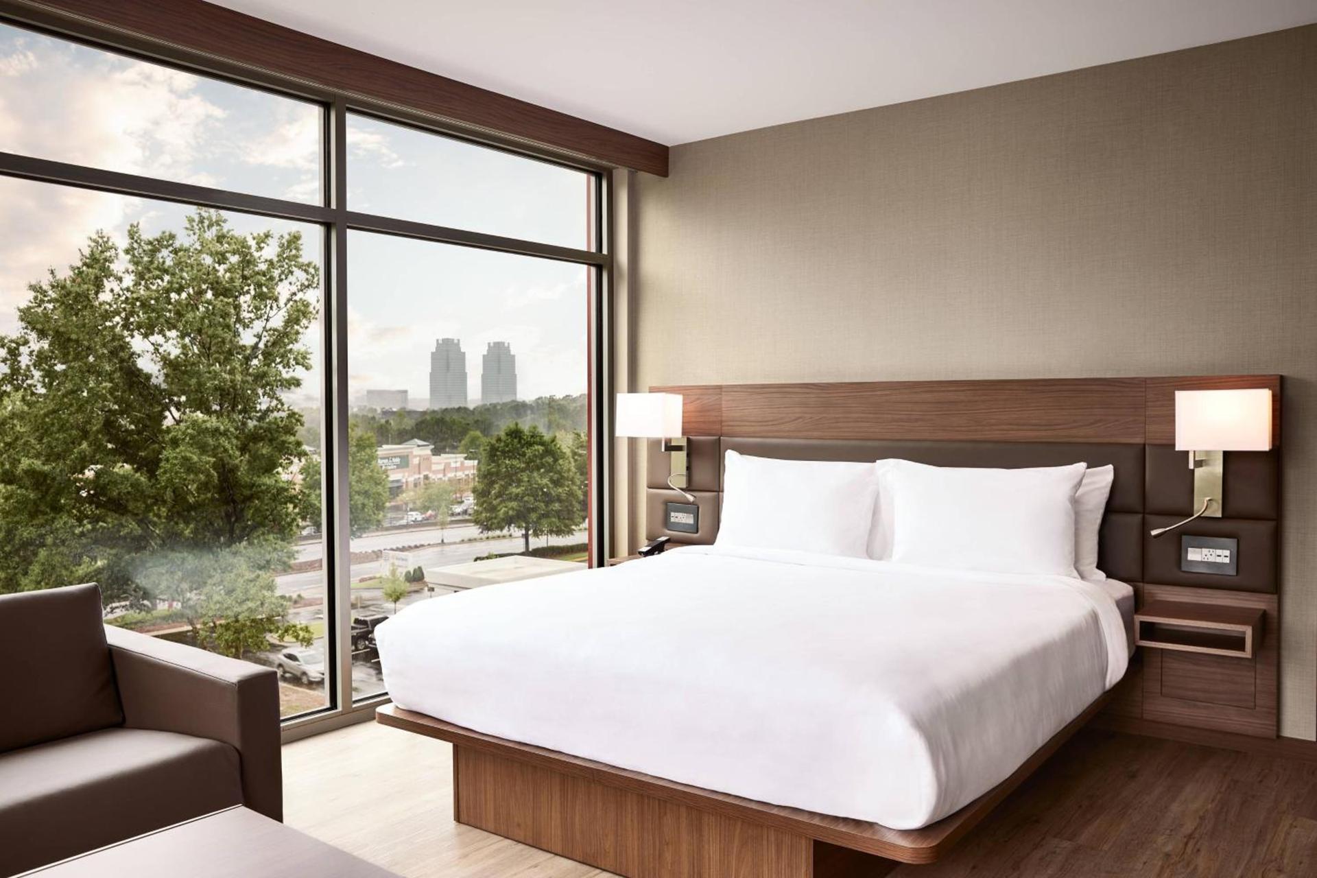 AC Hotel by Marriott Atlanta Perimeter photo 9