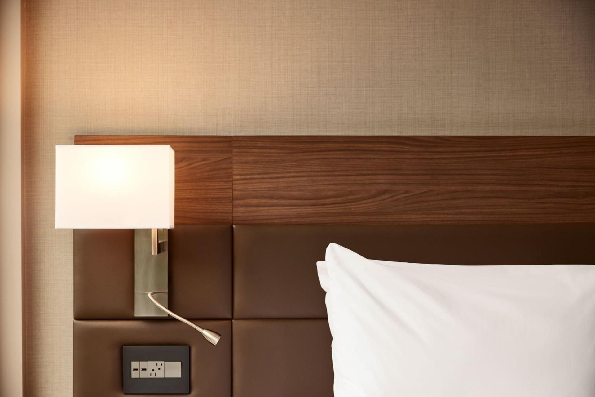 AC Hotel by Marriott Atlanta Perimeter photo 14