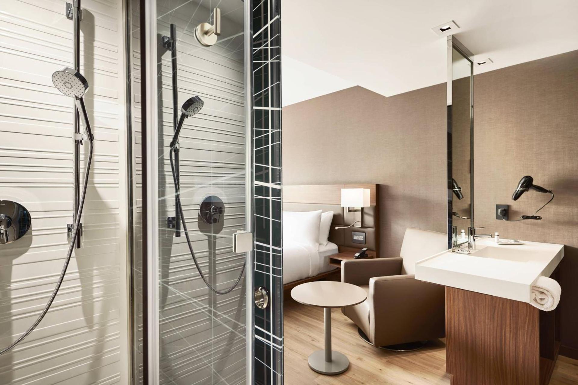 AC Hotel by Marriott Atlanta Perimeter photo 17