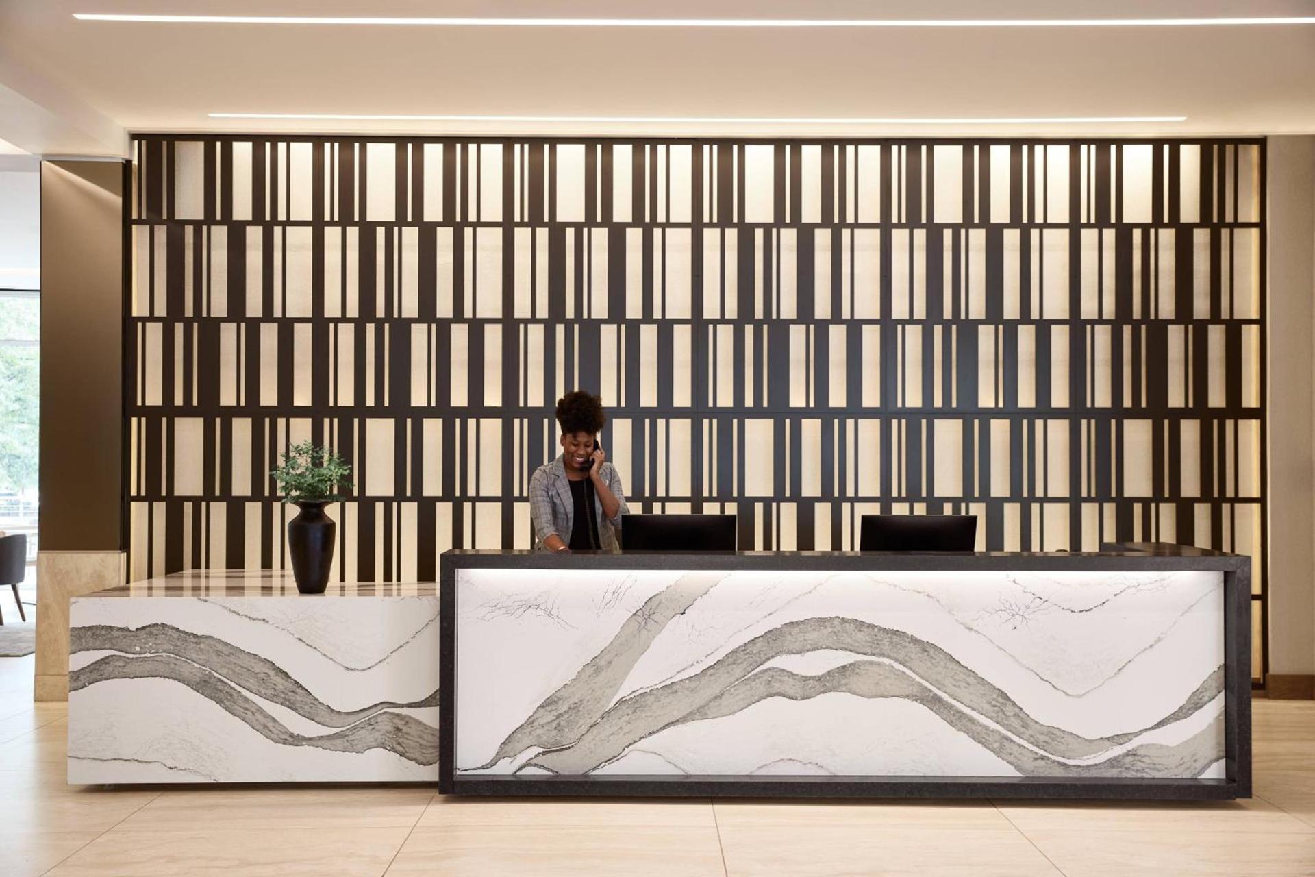 AC Hotel by Marriott Atlanta Perimeter photo 4
