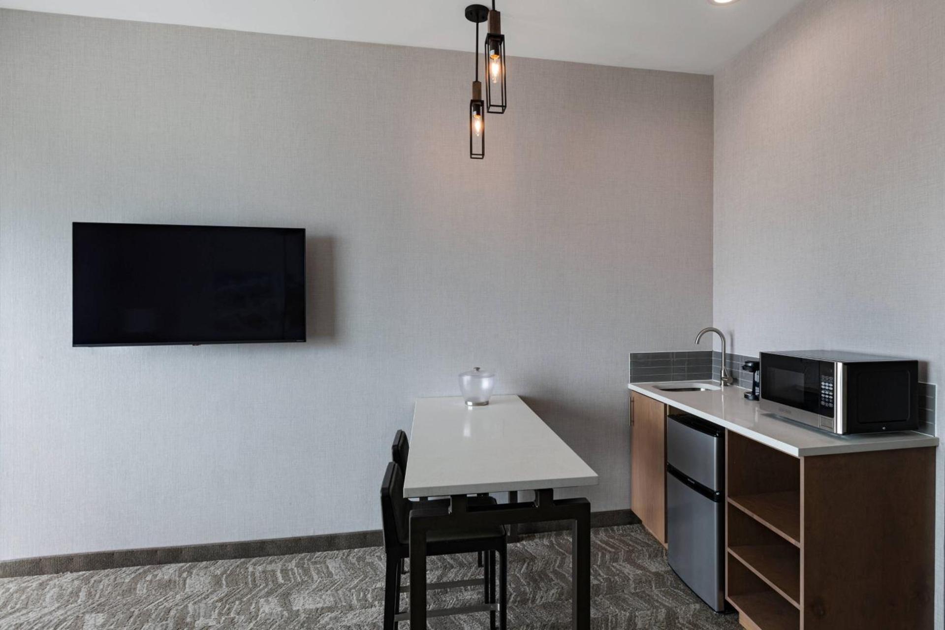 SpringHill Suites Waco photo 17