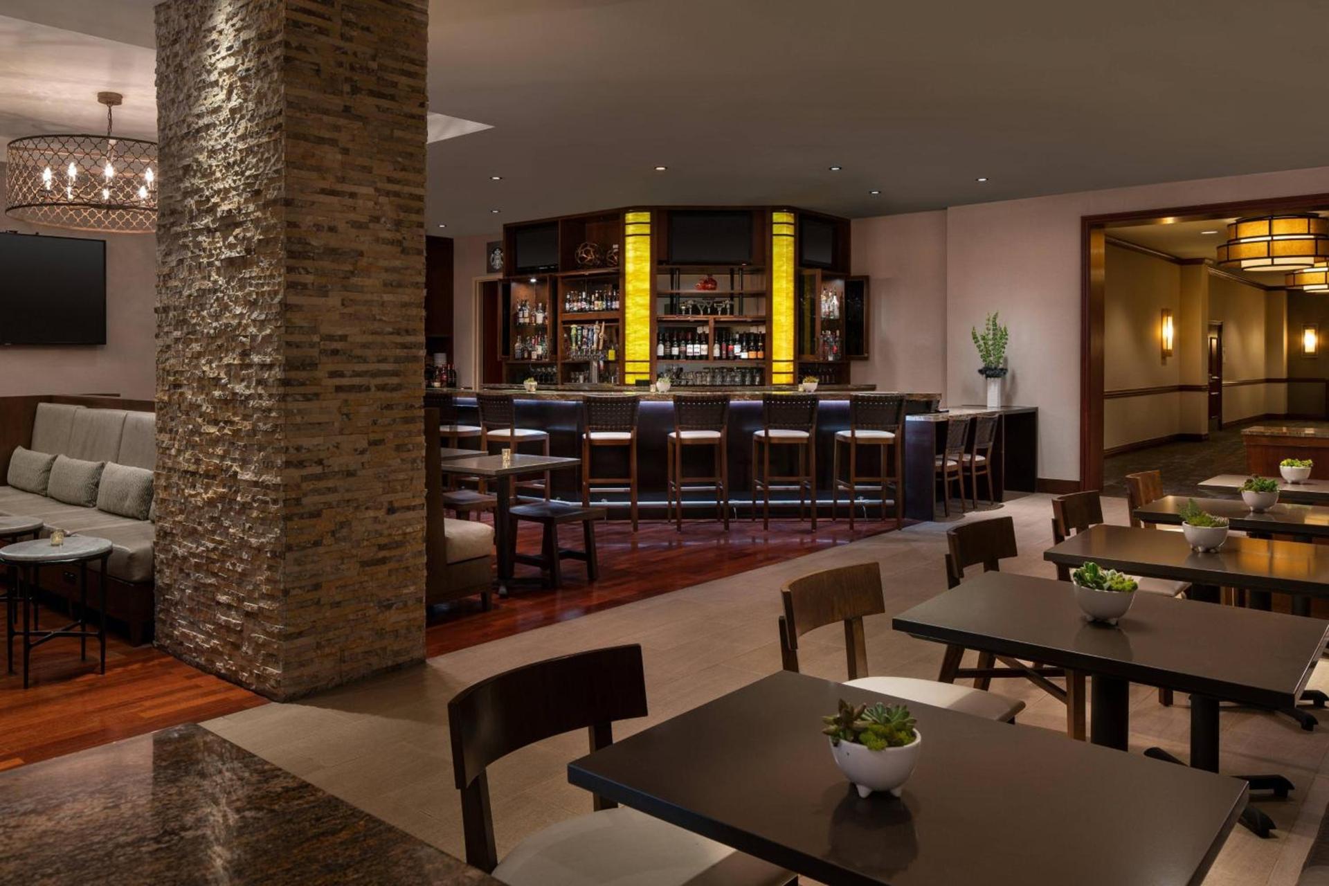 Marriott Riverside at the Convention Center photo 35