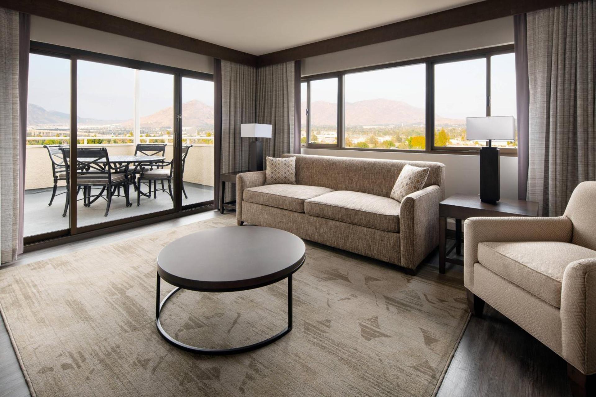 Marriott Riverside at the Convention Center photo 16
