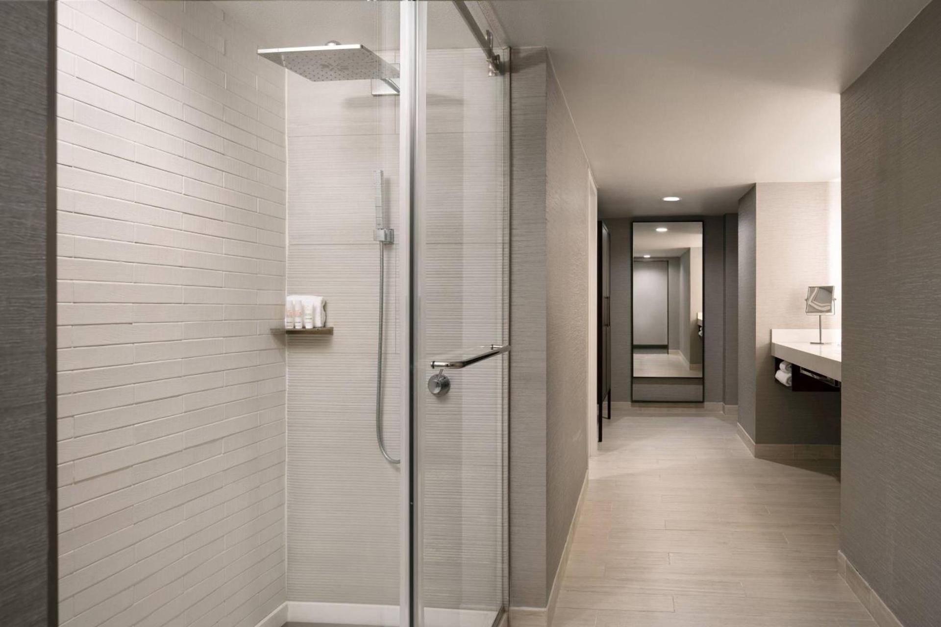 Marriott Riverside at the Convention Center photo 22