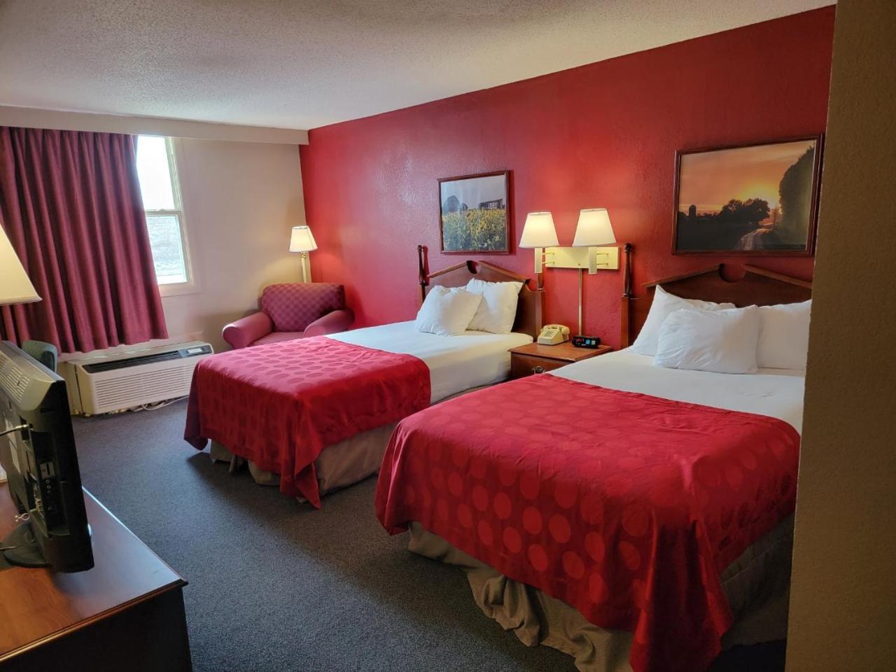 Ramada by Wyndham Angola/Fremont Area photo 59