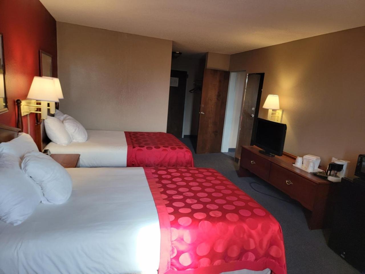 Ramada by Wyndham Angola/Fremont Area photo 60