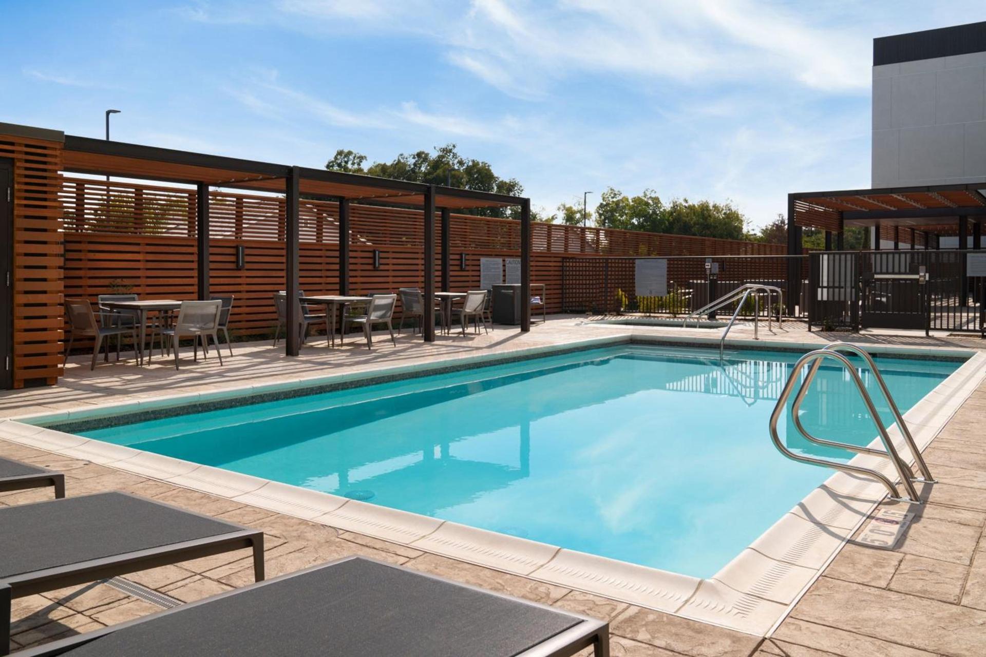 Courtyard by Marriott Fresno Clovis photo 29