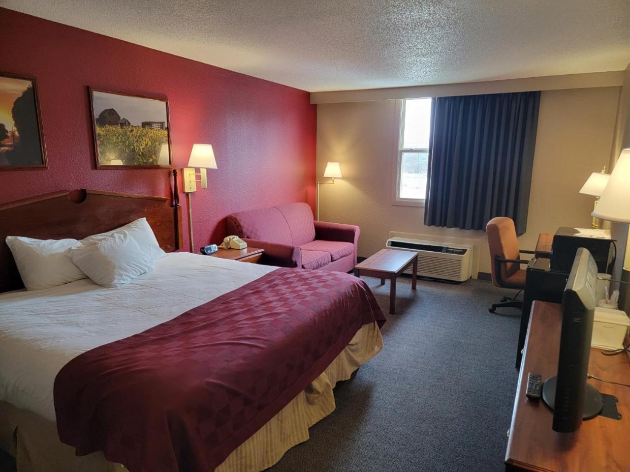 Ramada by Wyndham Angola/Fremont Area photo 61