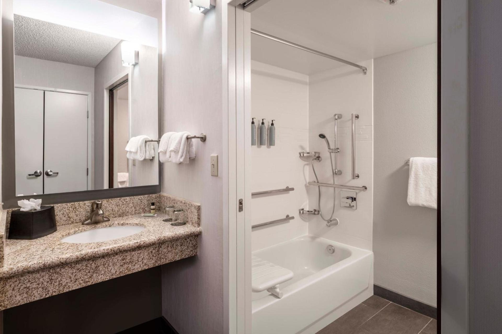Courtyard by Marriott Denver Southwest Lakewood photo 17