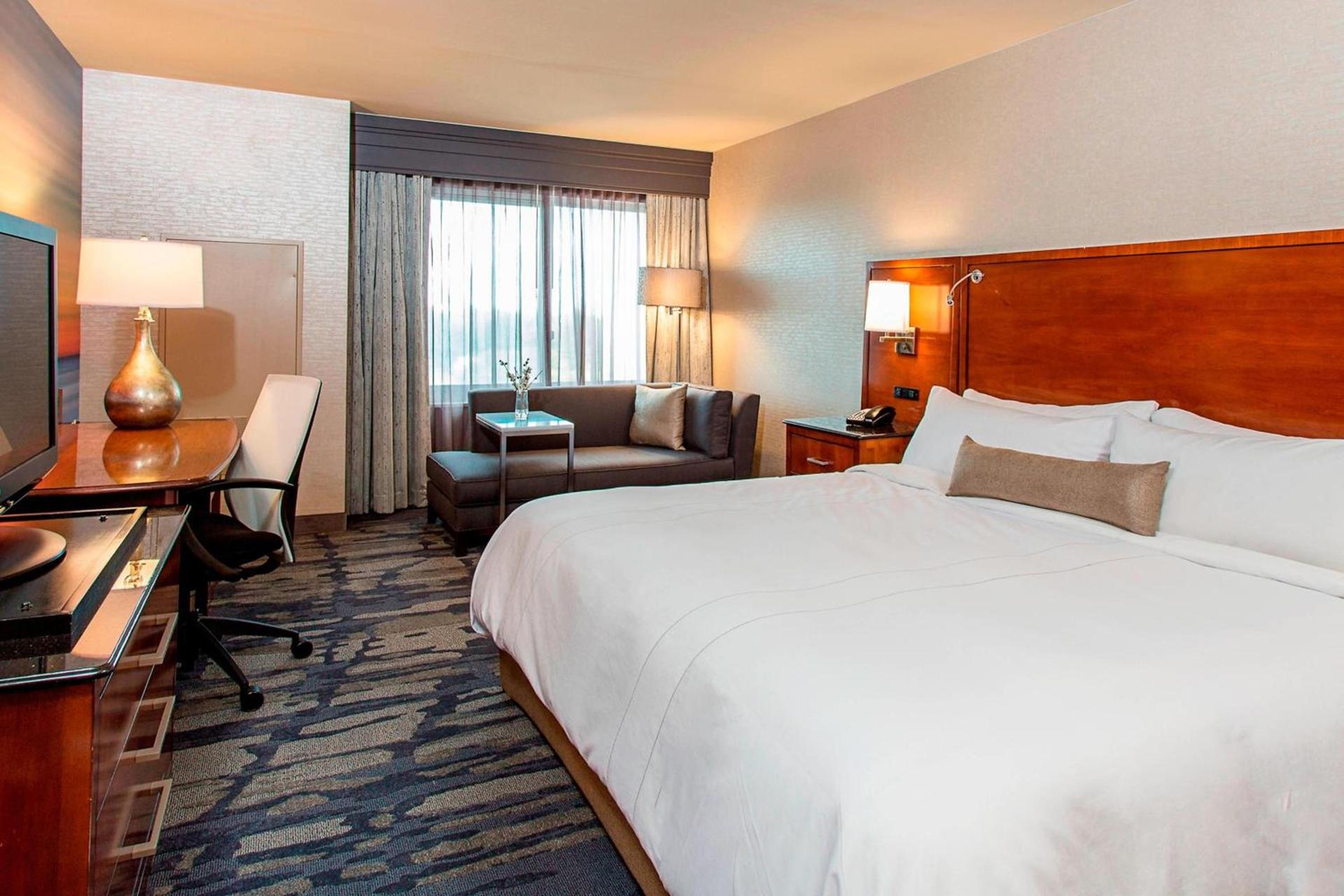 Rochester Airport Marriott photo 12