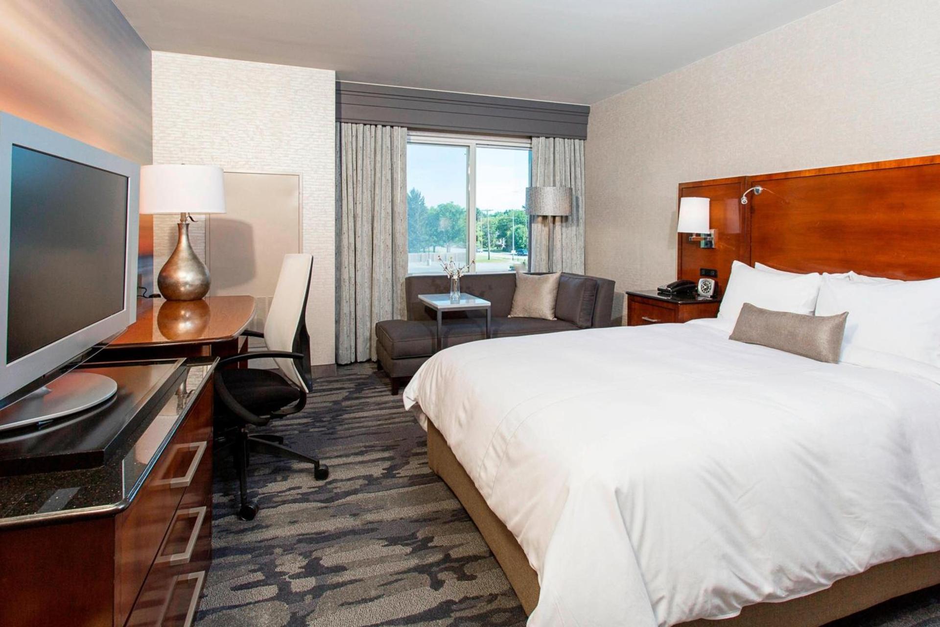 Rochester Airport Marriott photo 14