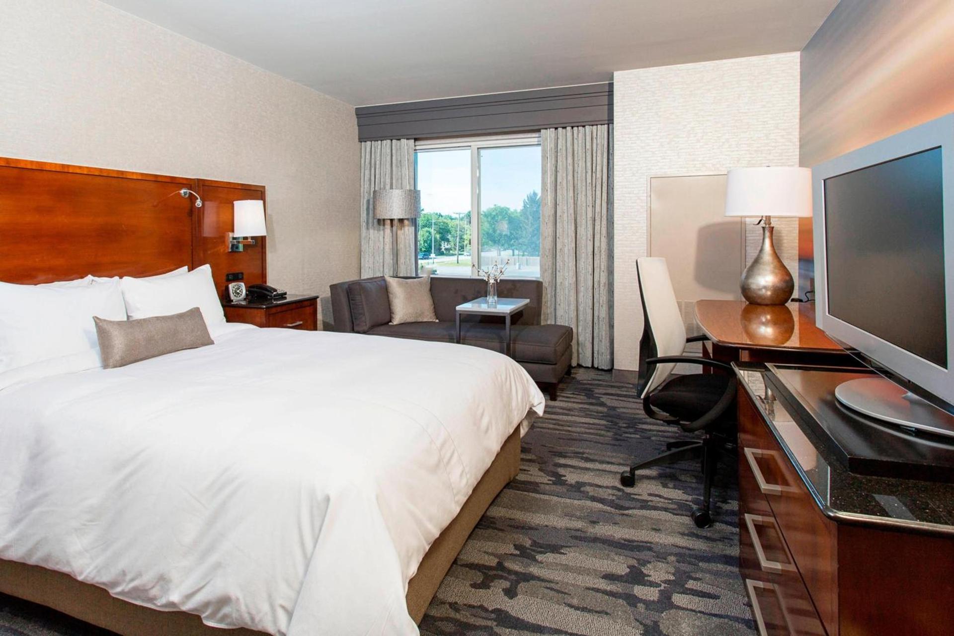 Rochester Airport Marriott photo 13