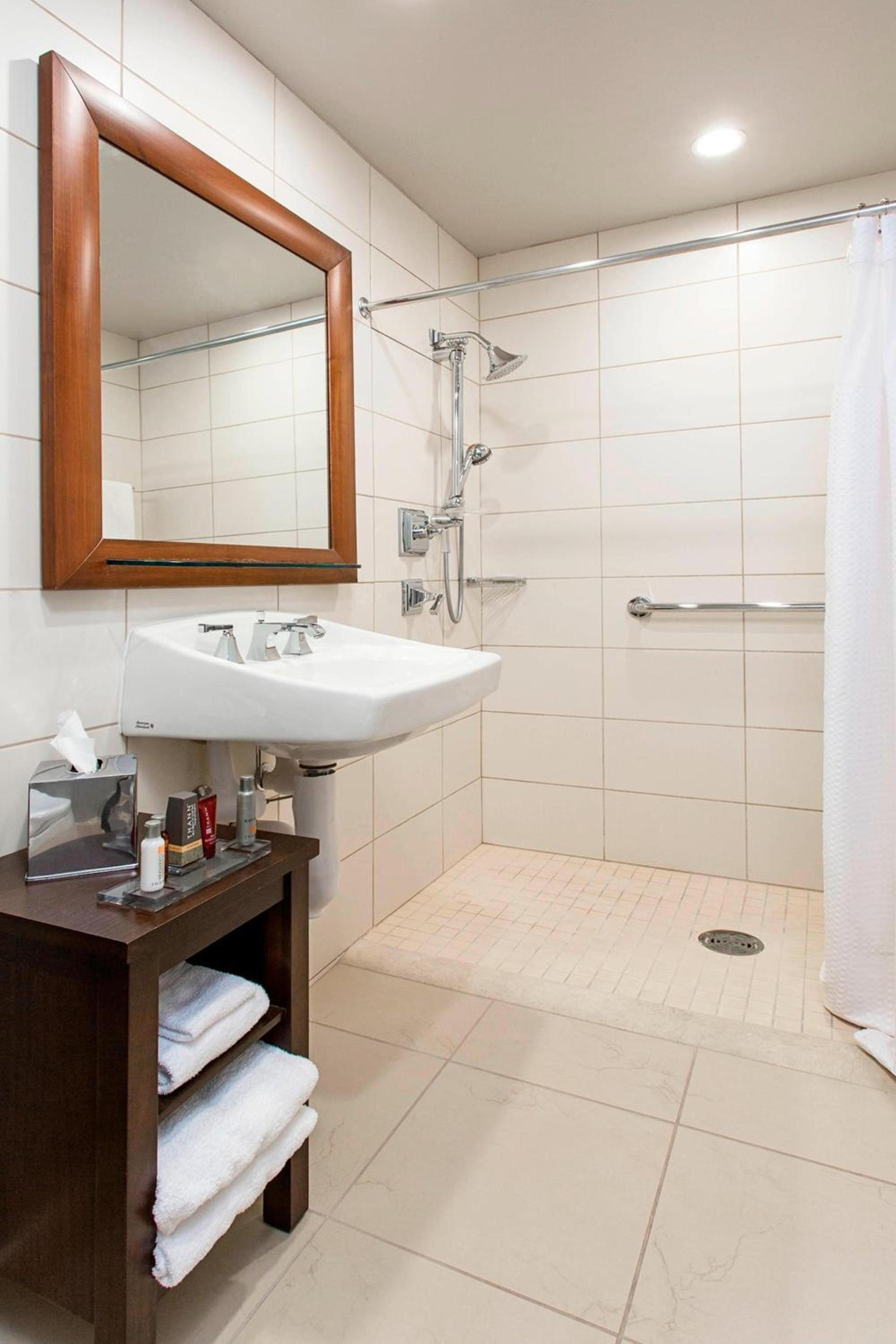 Rochester Airport Marriott photo 16
