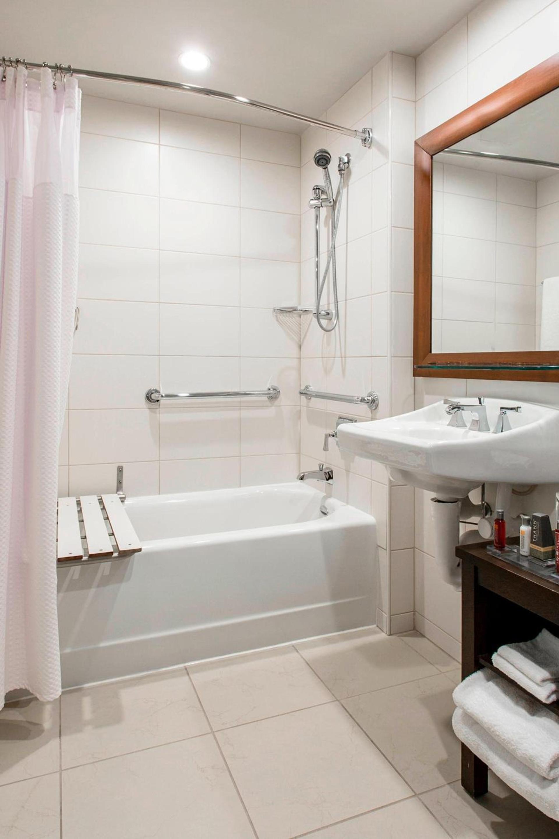 Rochester Airport Marriott photo 17