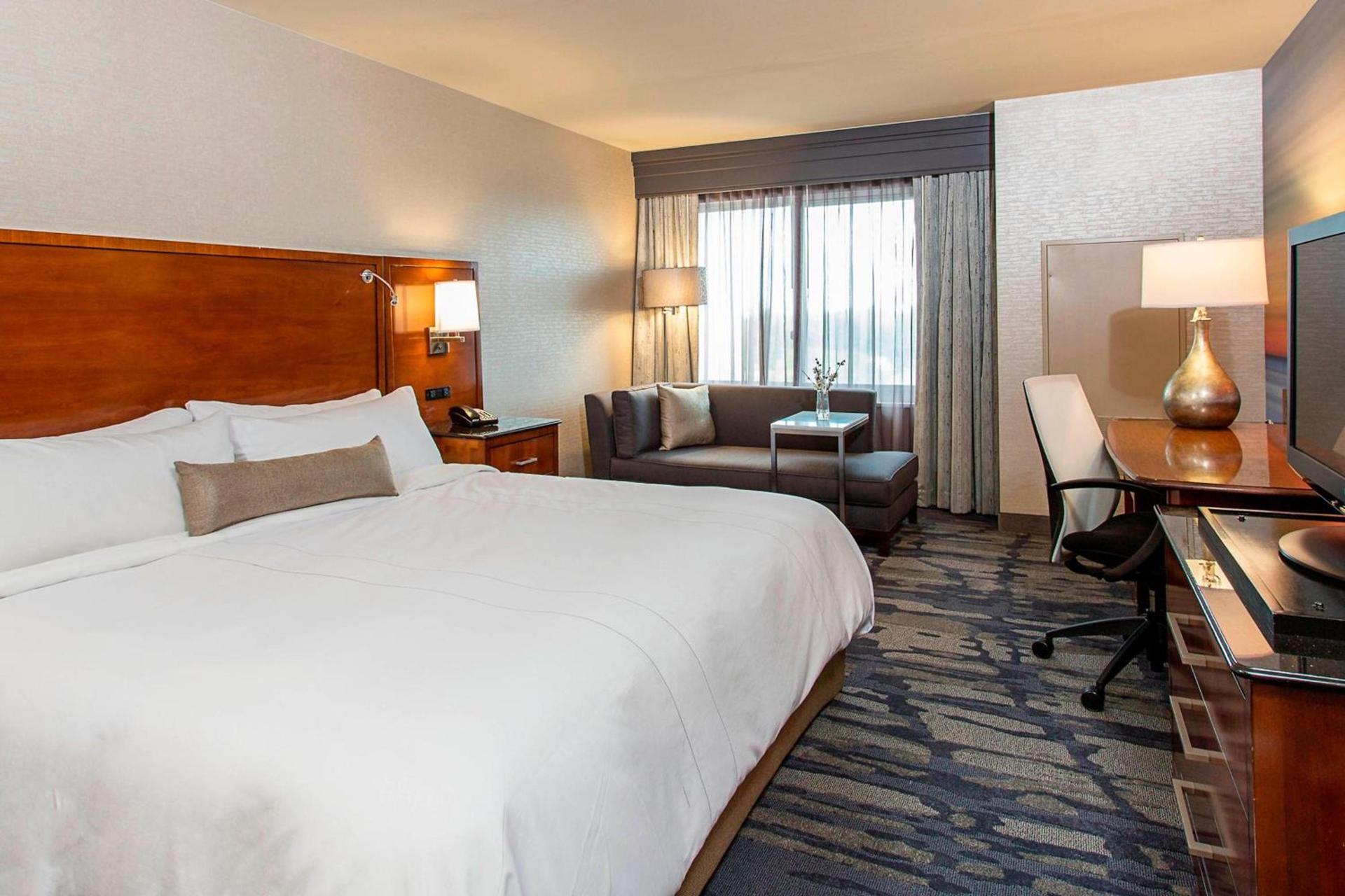 Rochester Airport Marriott photo 22