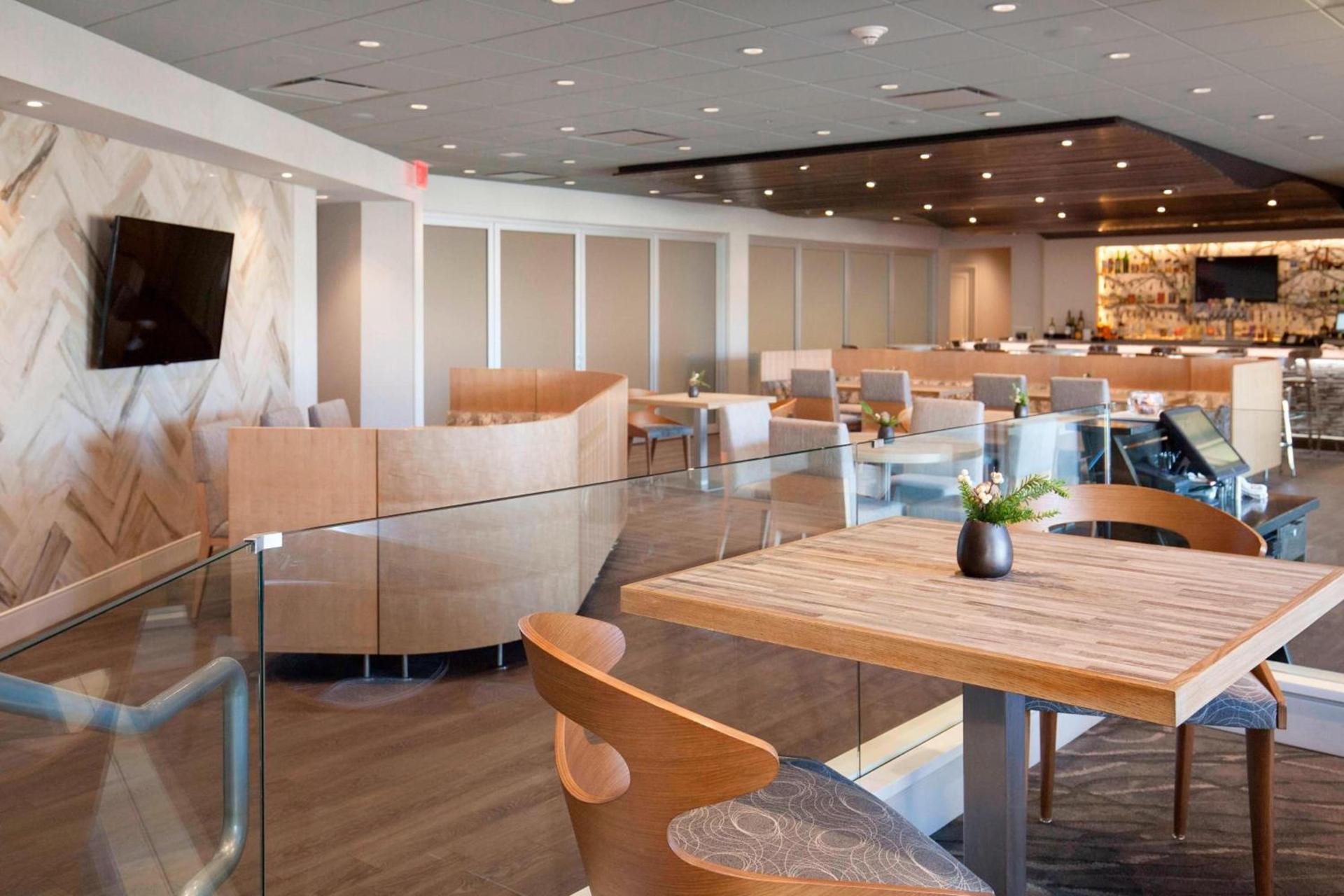 Rochester Airport Marriott photo 33