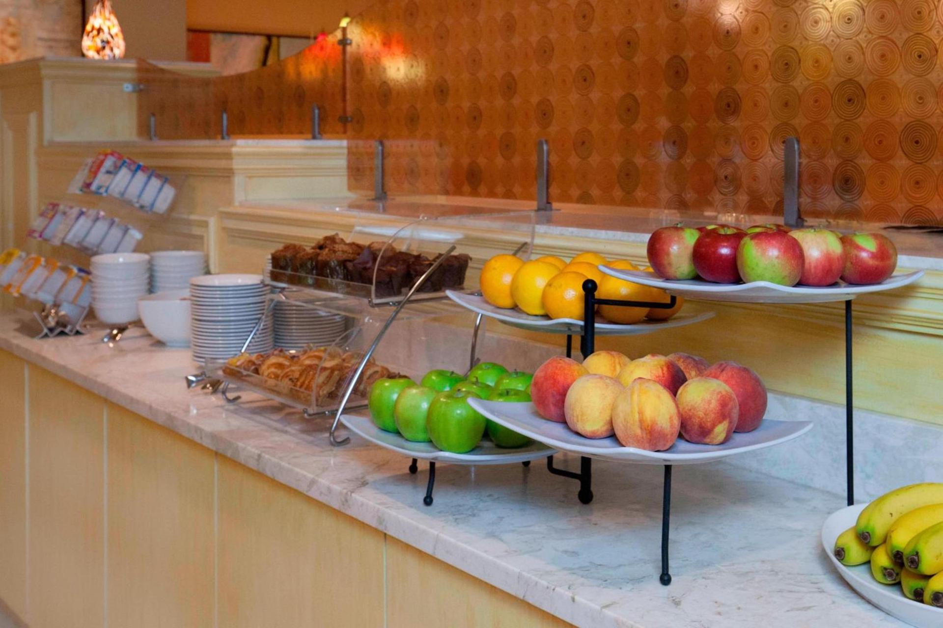 Rochester Airport Marriott photo 39