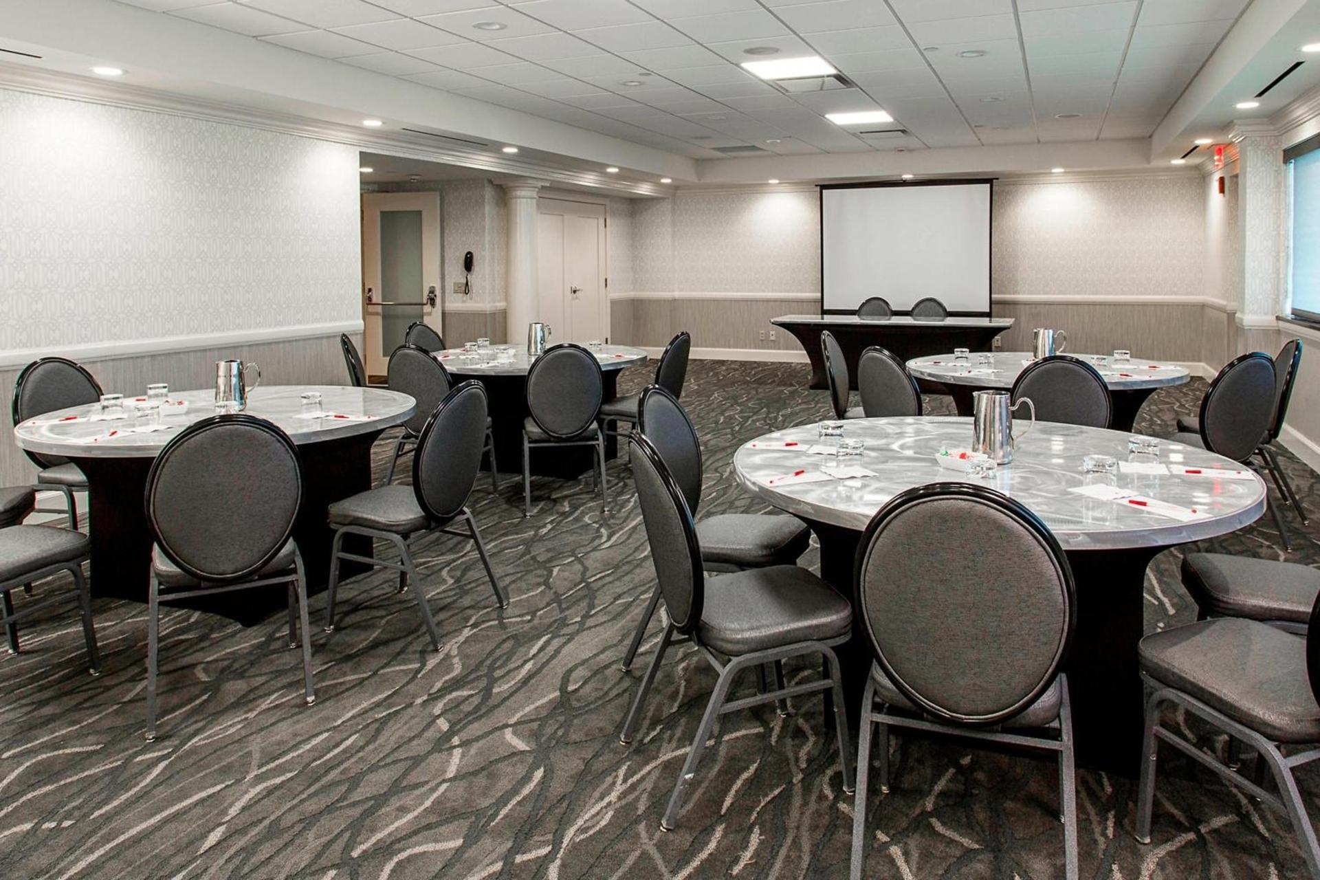 Rochester Airport Marriott photo 43