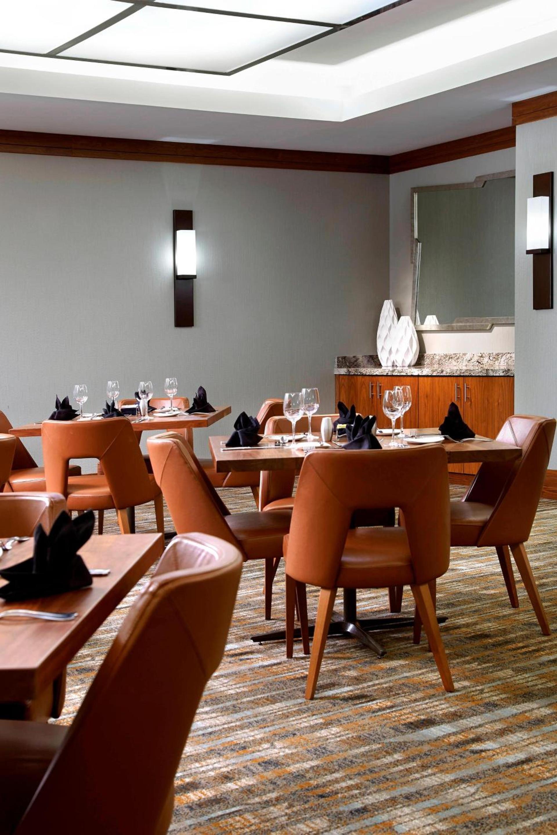 Raleigh Marriott Crabtree Valley photo 36
