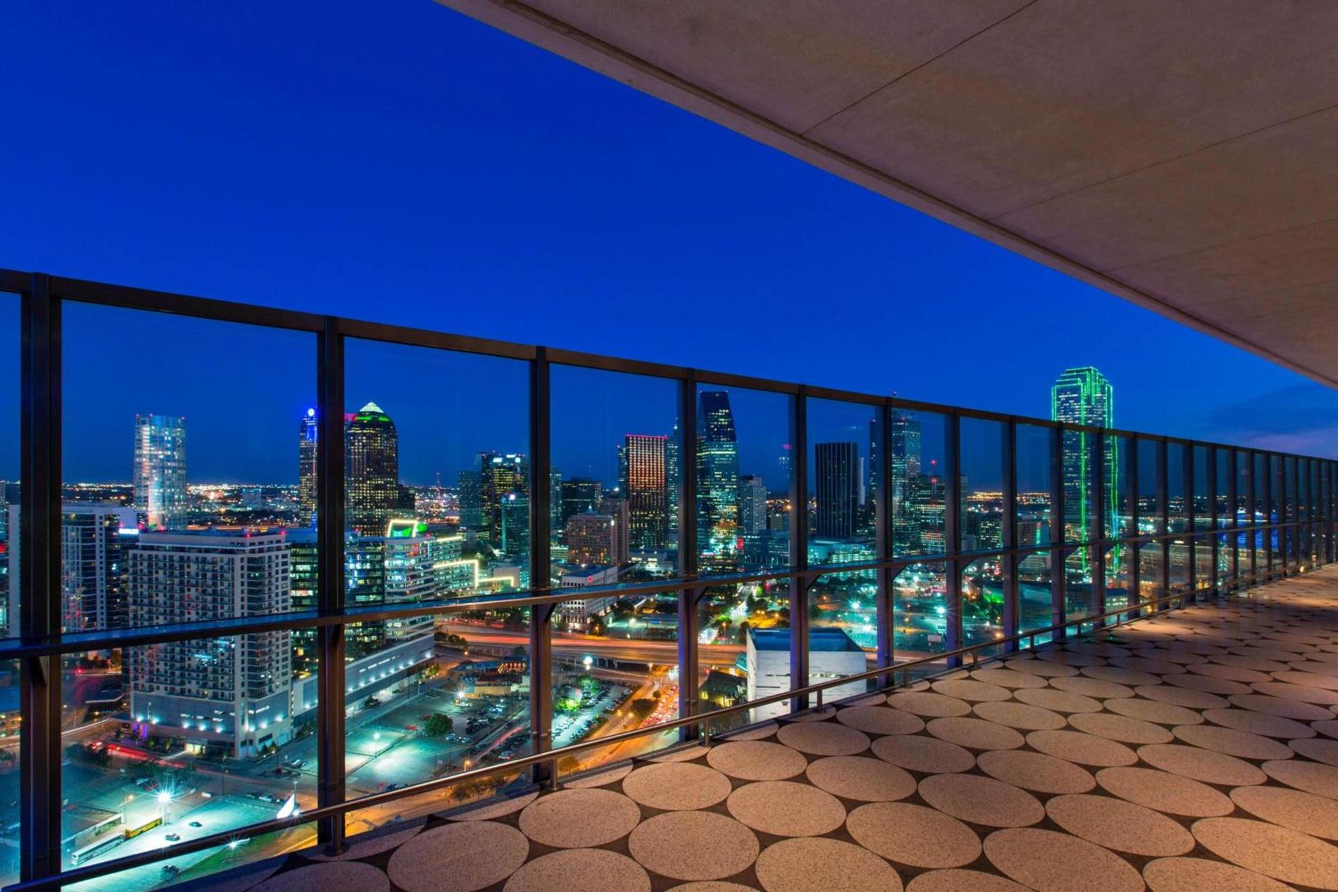 W Dallas photo 50
