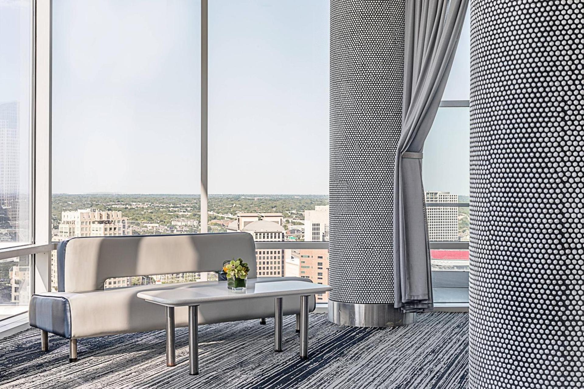 W Dallas photo 78