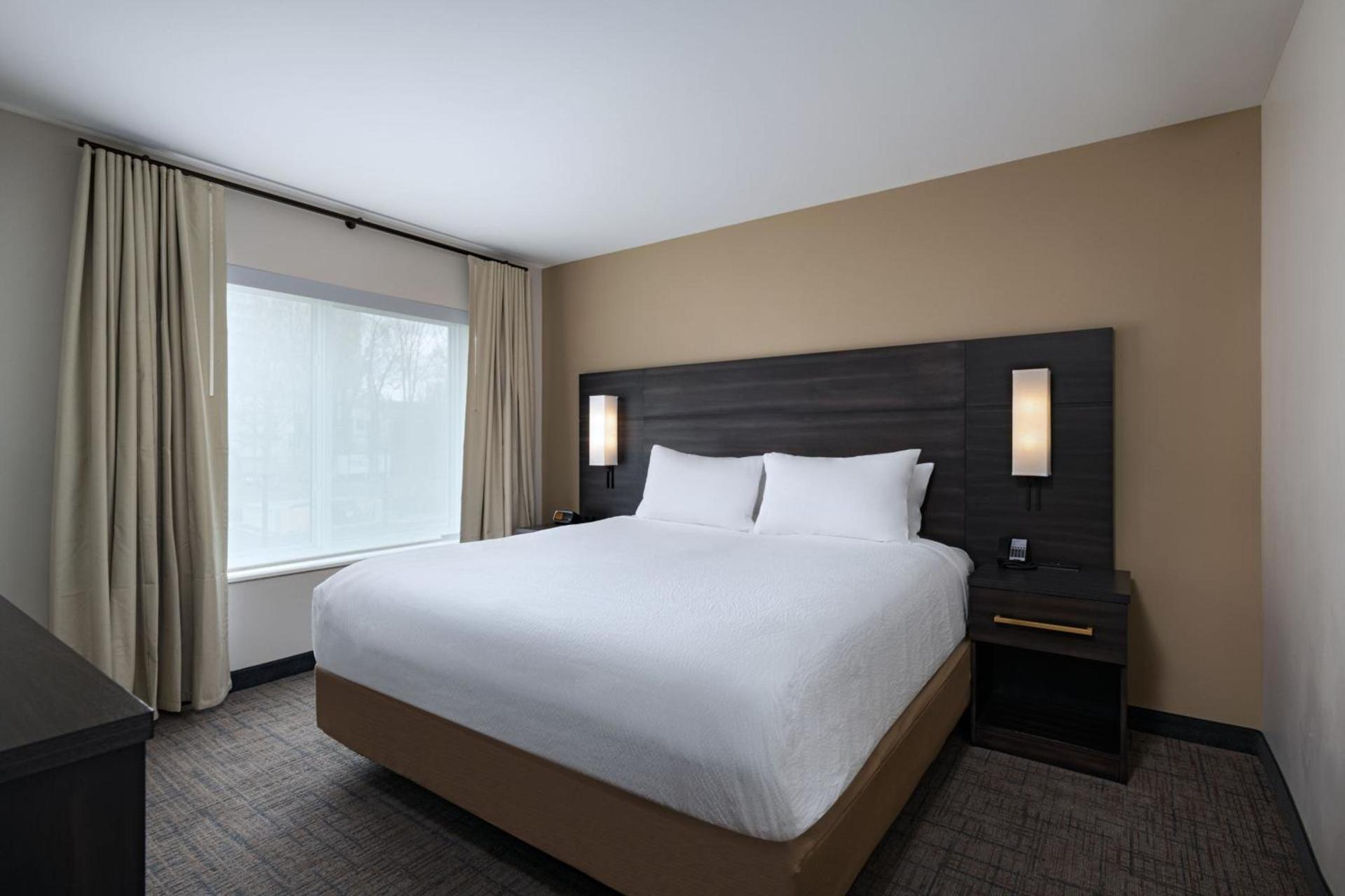 Residence Inn New Brunswick Tower Center Blvd. photo 7