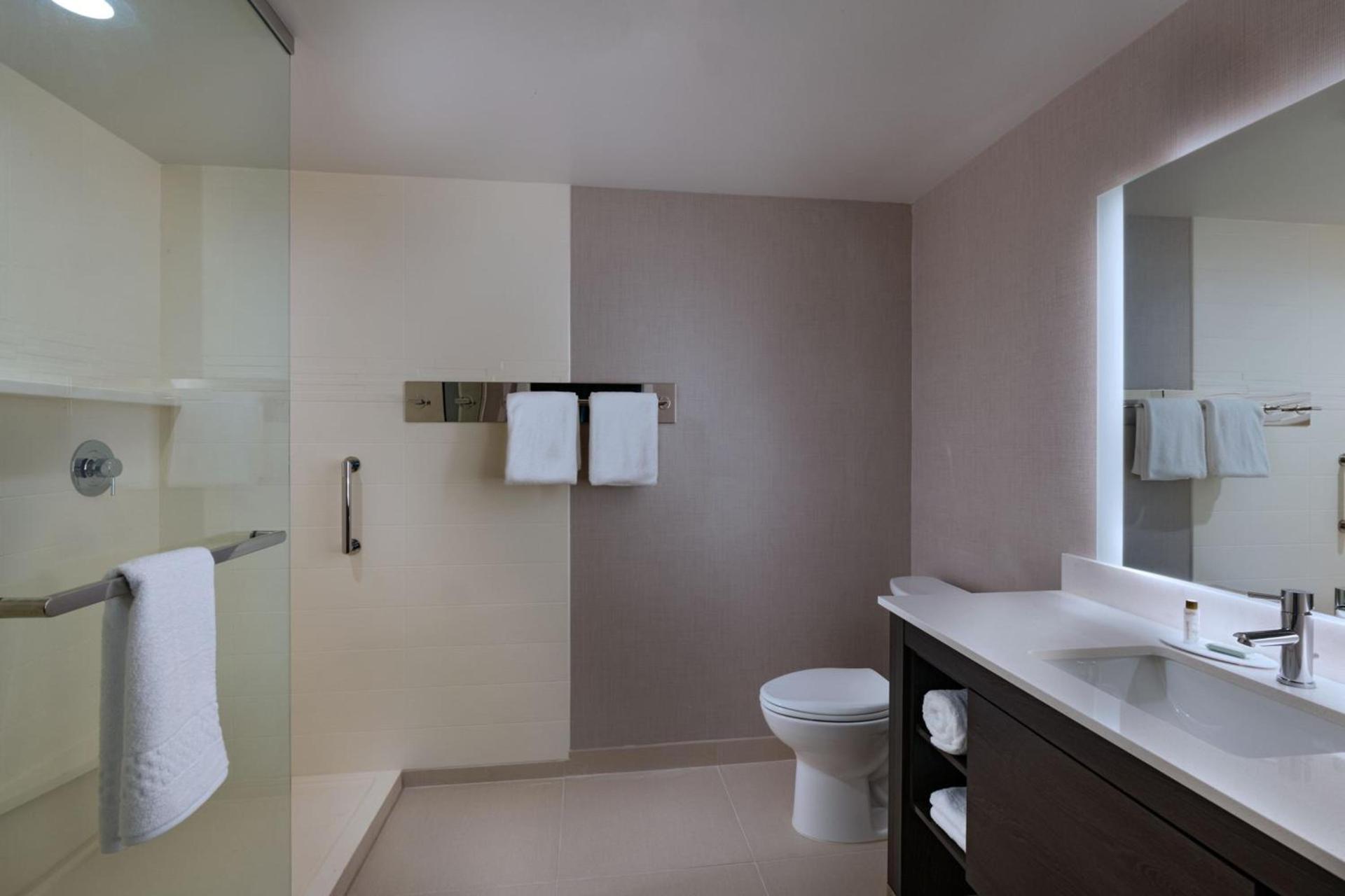 Residence Inn New Brunswick Tower Center Blvd. photo 8