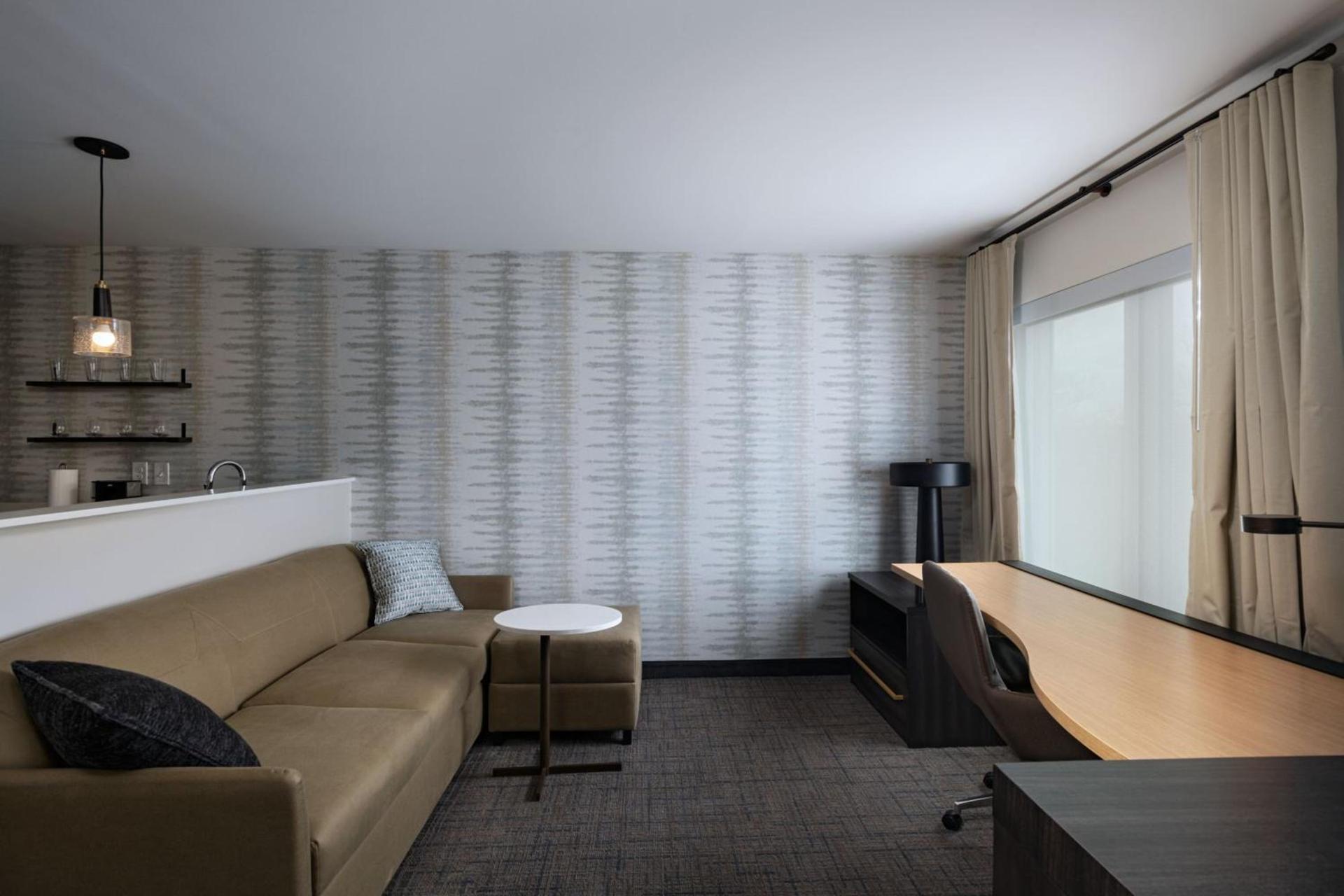 Residence Inn New Brunswick Tower Center Blvd. photo 11