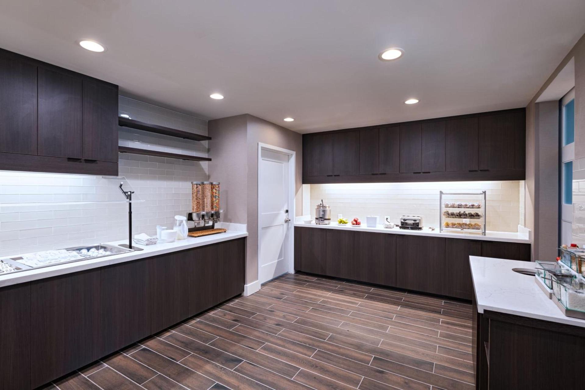 Residence Inn New Brunswick Tower Center Blvd. photo 24