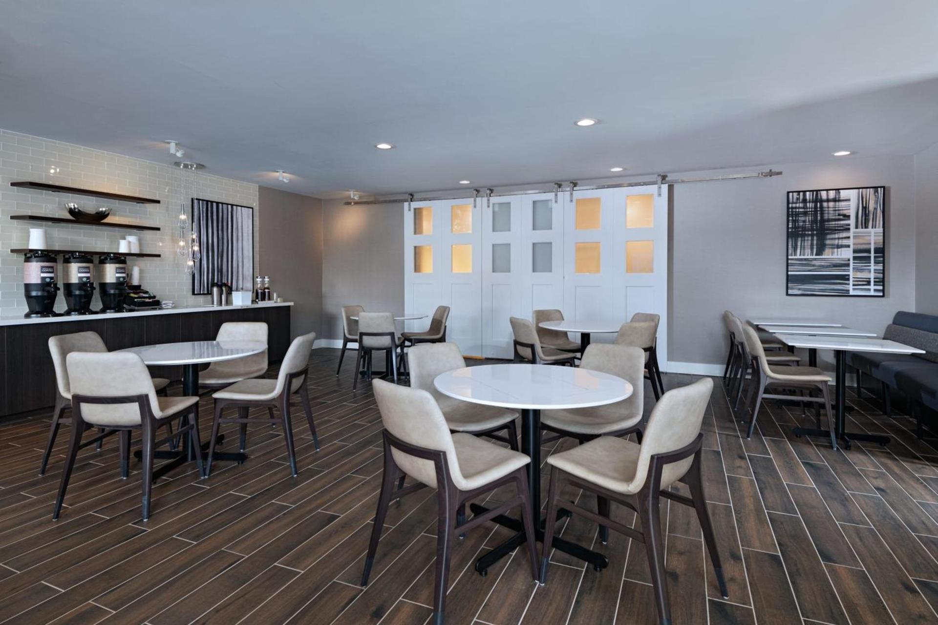 Residence Inn New Brunswick Tower Center Blvd. photo 28