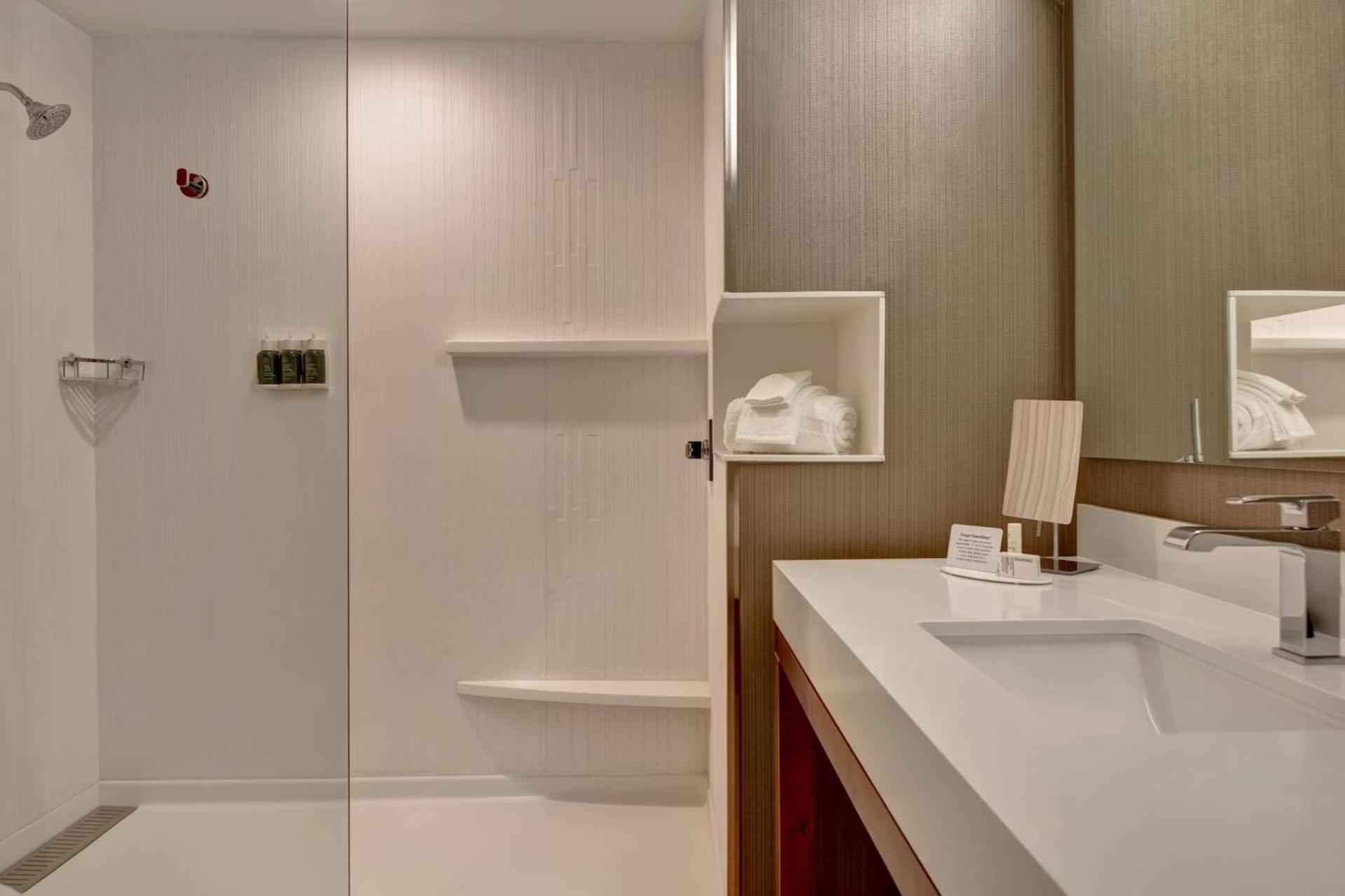 Courtyard by Marriott Bentonville Rogers Promenade photo 16