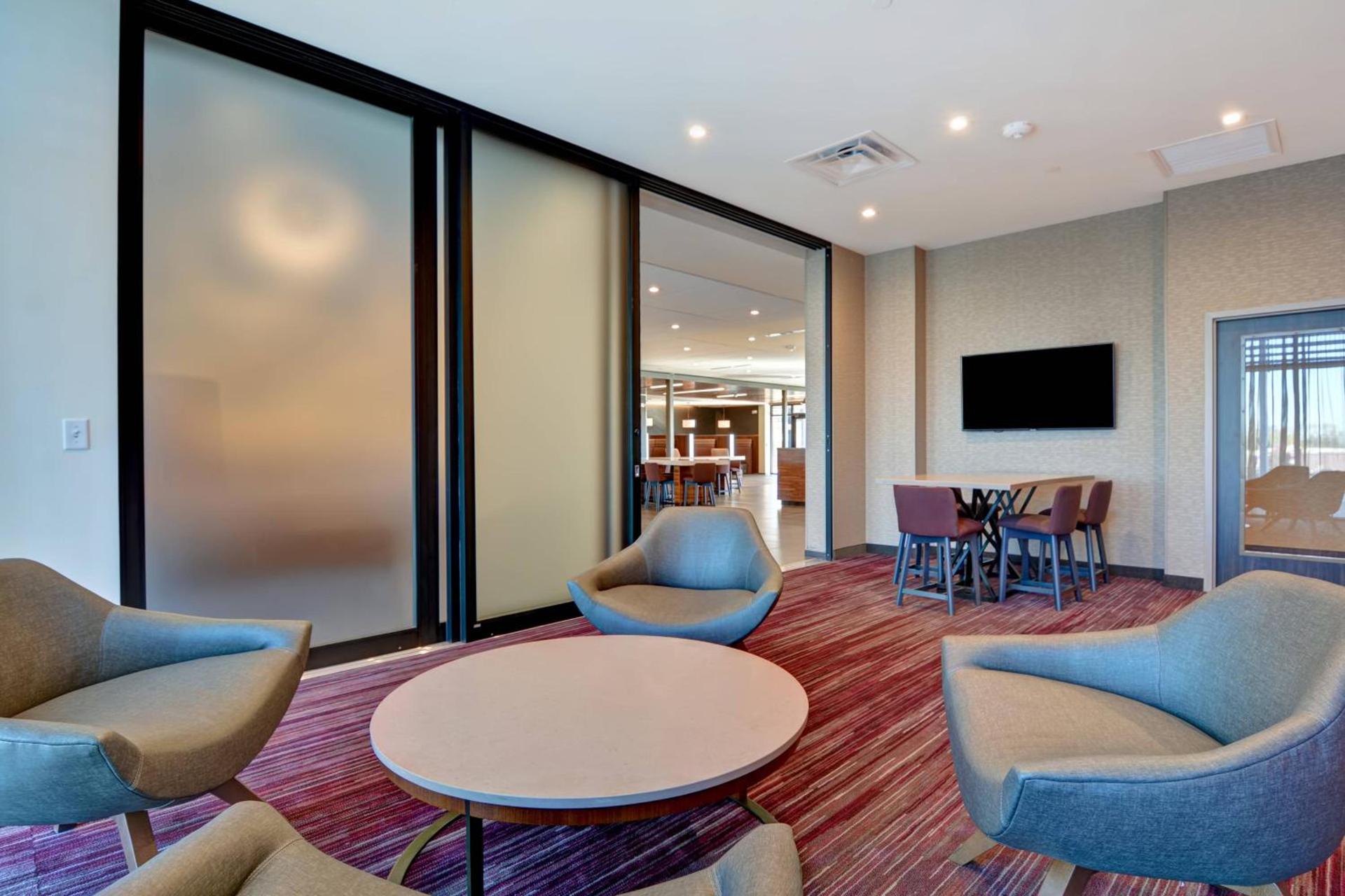 Courtyard by Marriott Bentonville Rogers Promenade photo 40
