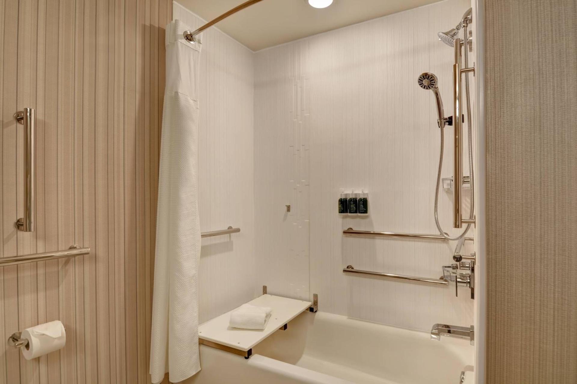Courtyard by Marriott Bentonville Rogers Promenade photo 19