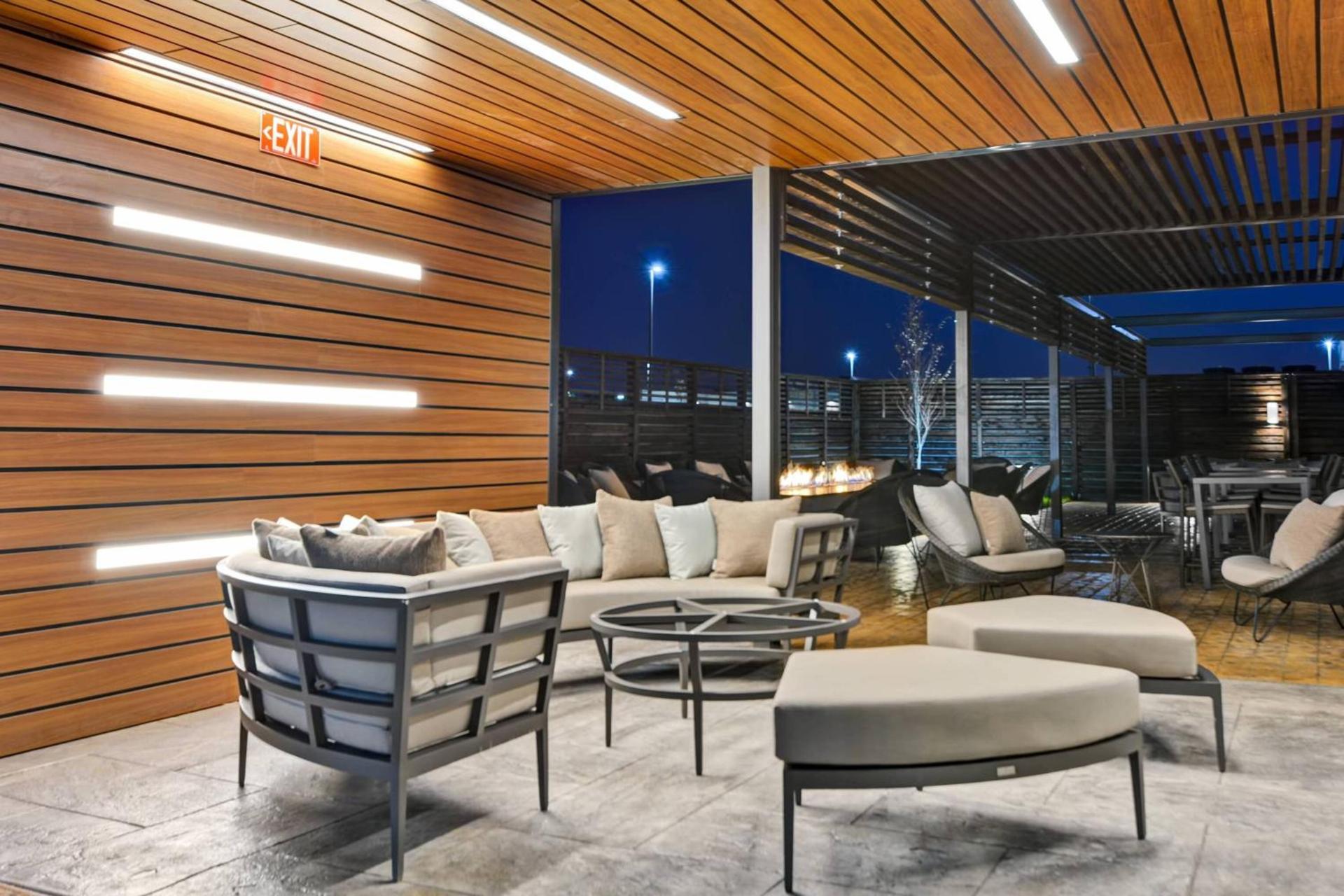 Courtyard by Marriott Bentonville Rogers Promenade photo 6