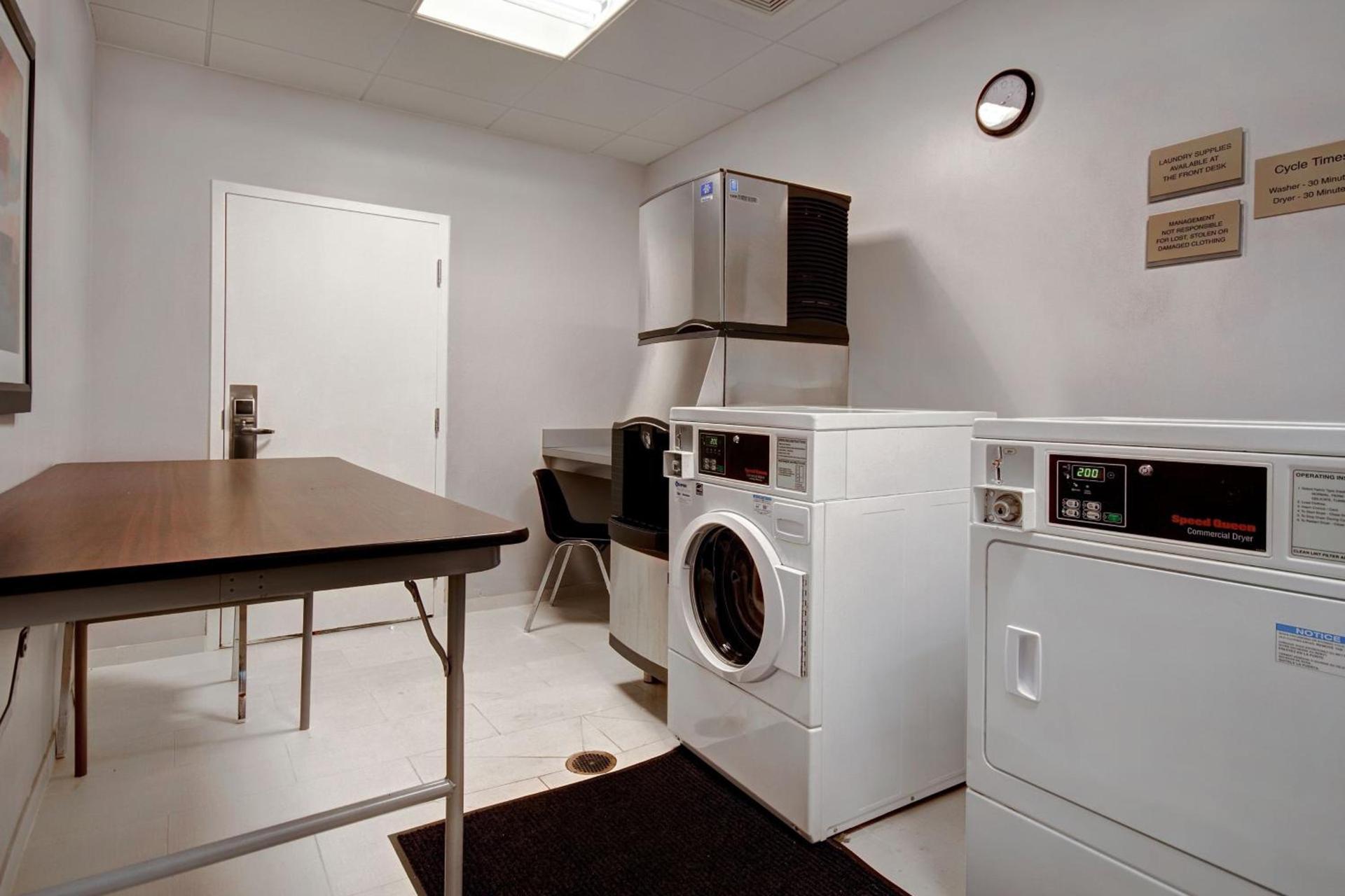 SpringHill Suites By Marriott Erie photo 28