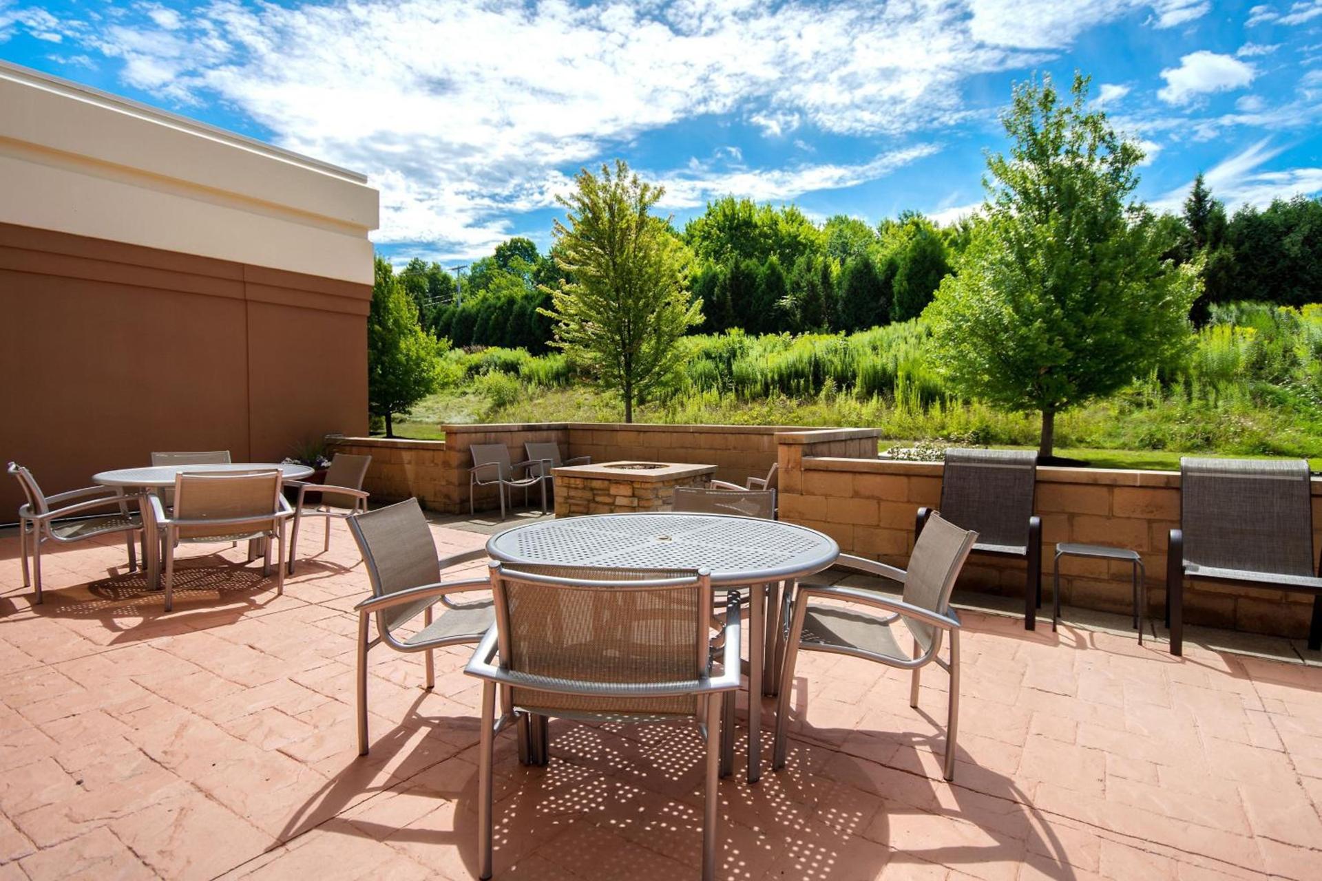 SpringHill Suites By Marriott Erie photo 30