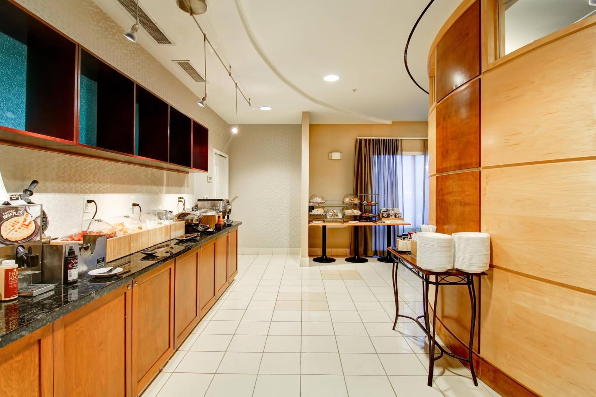 SpringHill Suites By Marriott Erie photo 35
