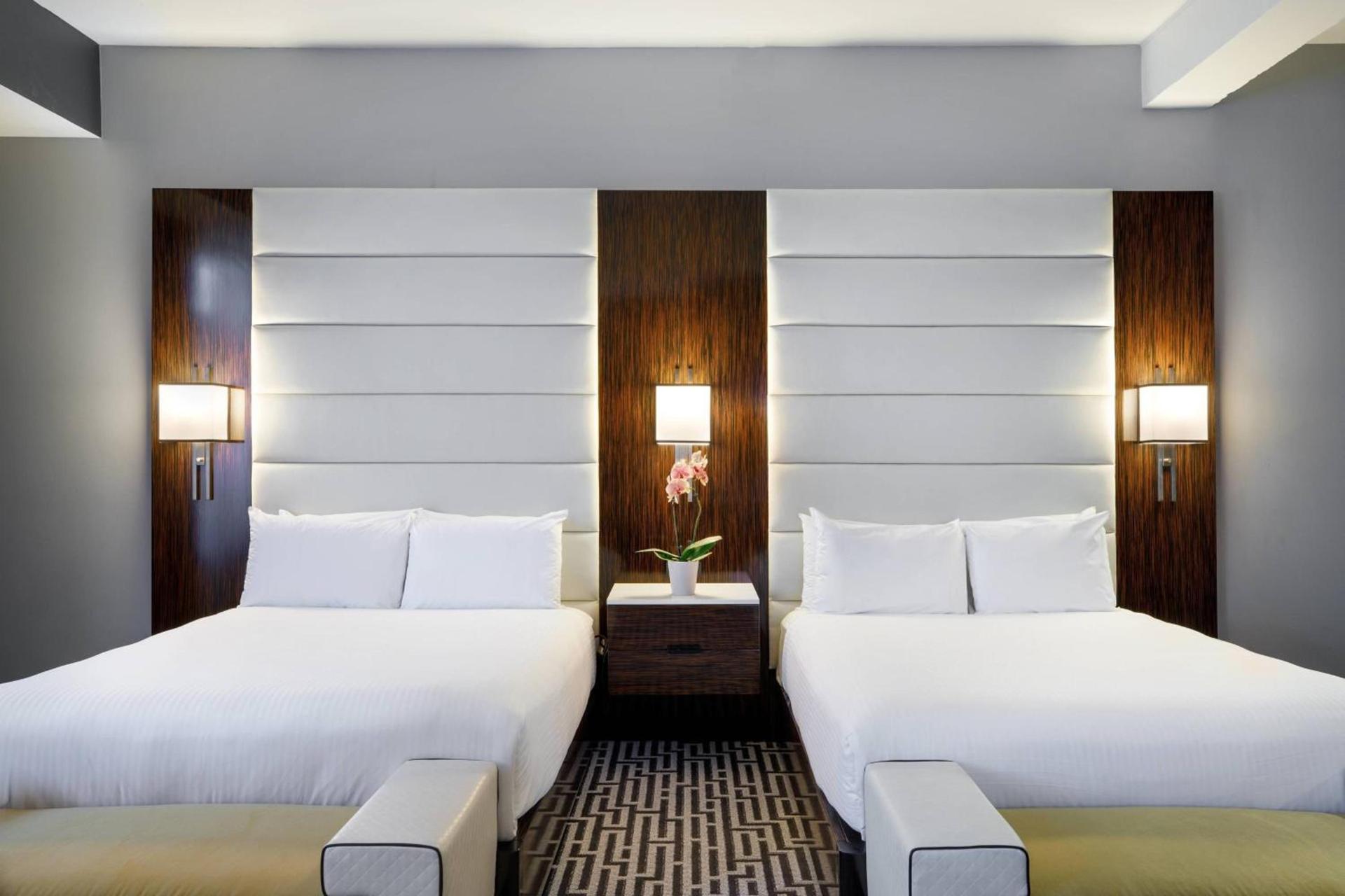 Hotel Metro, Autograph Collection photo 12