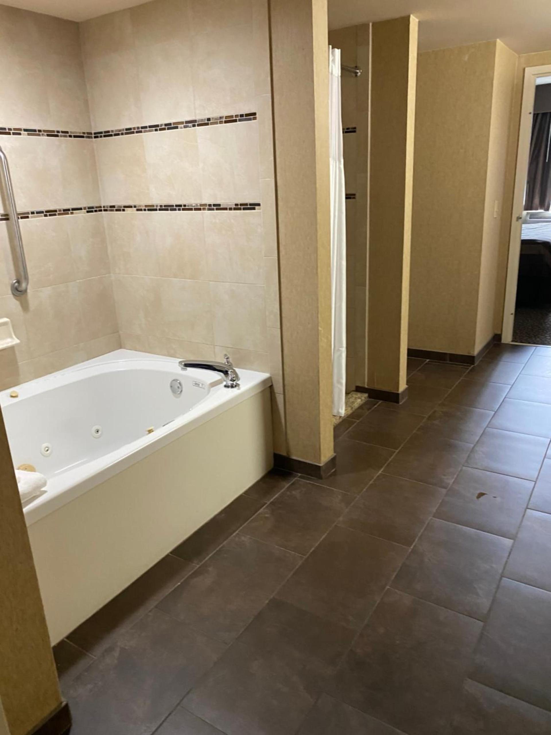 Wingate by Wyndham Little Rock photo 35