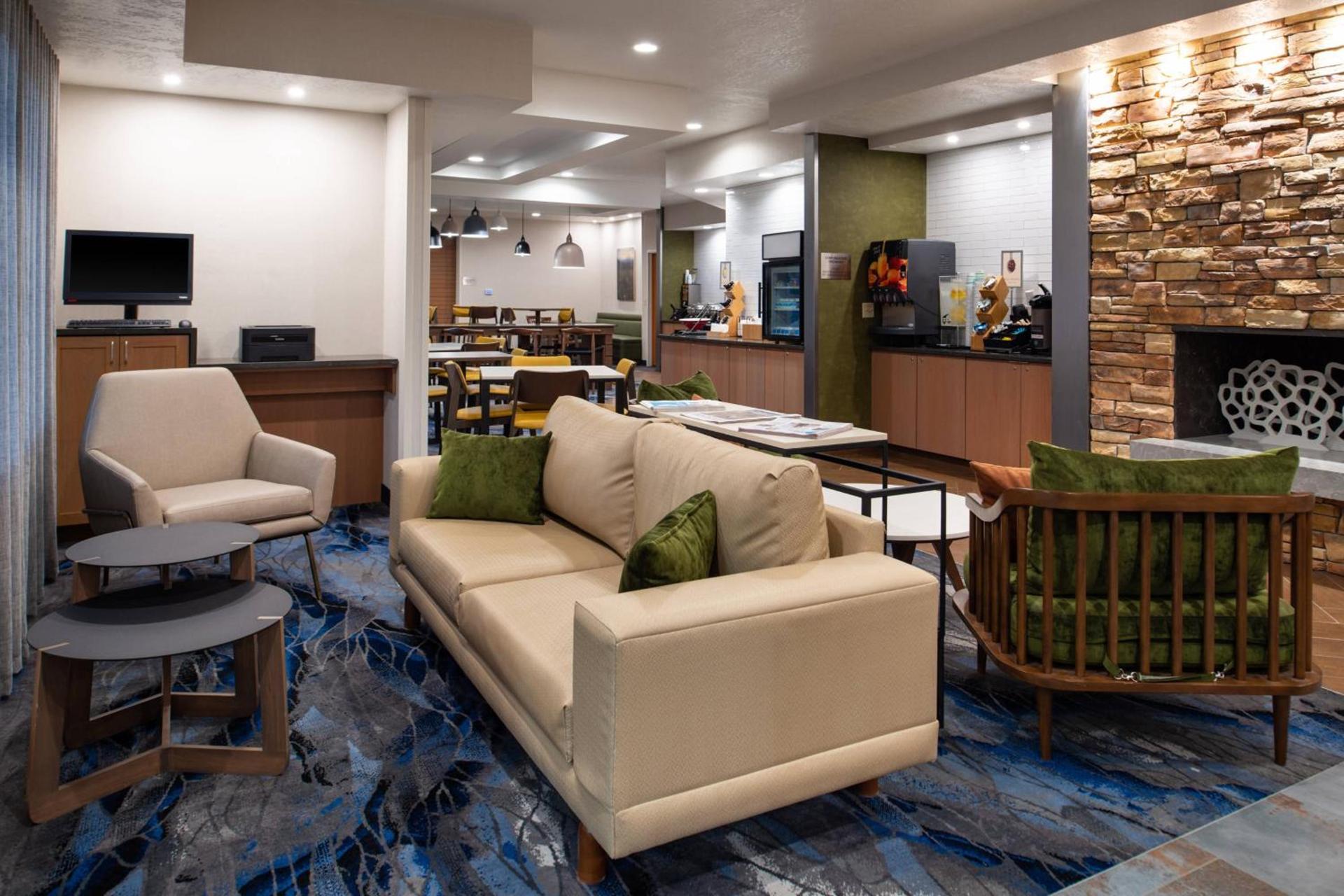 Fairfield Inn and Suites Beloit photo 7